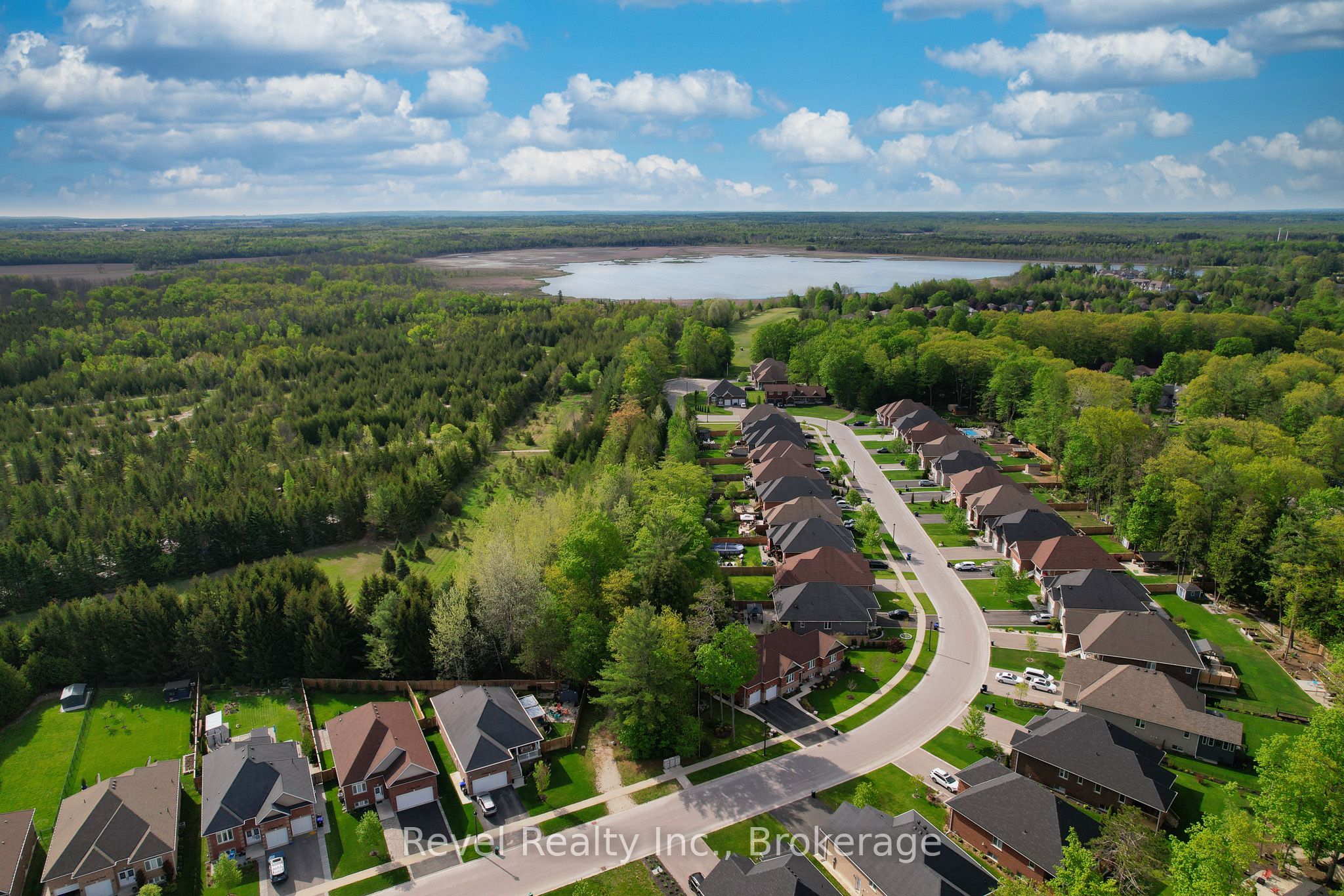 31 Natures Trail, Wasaga Beach, ON L9Z 0H4 photo 2