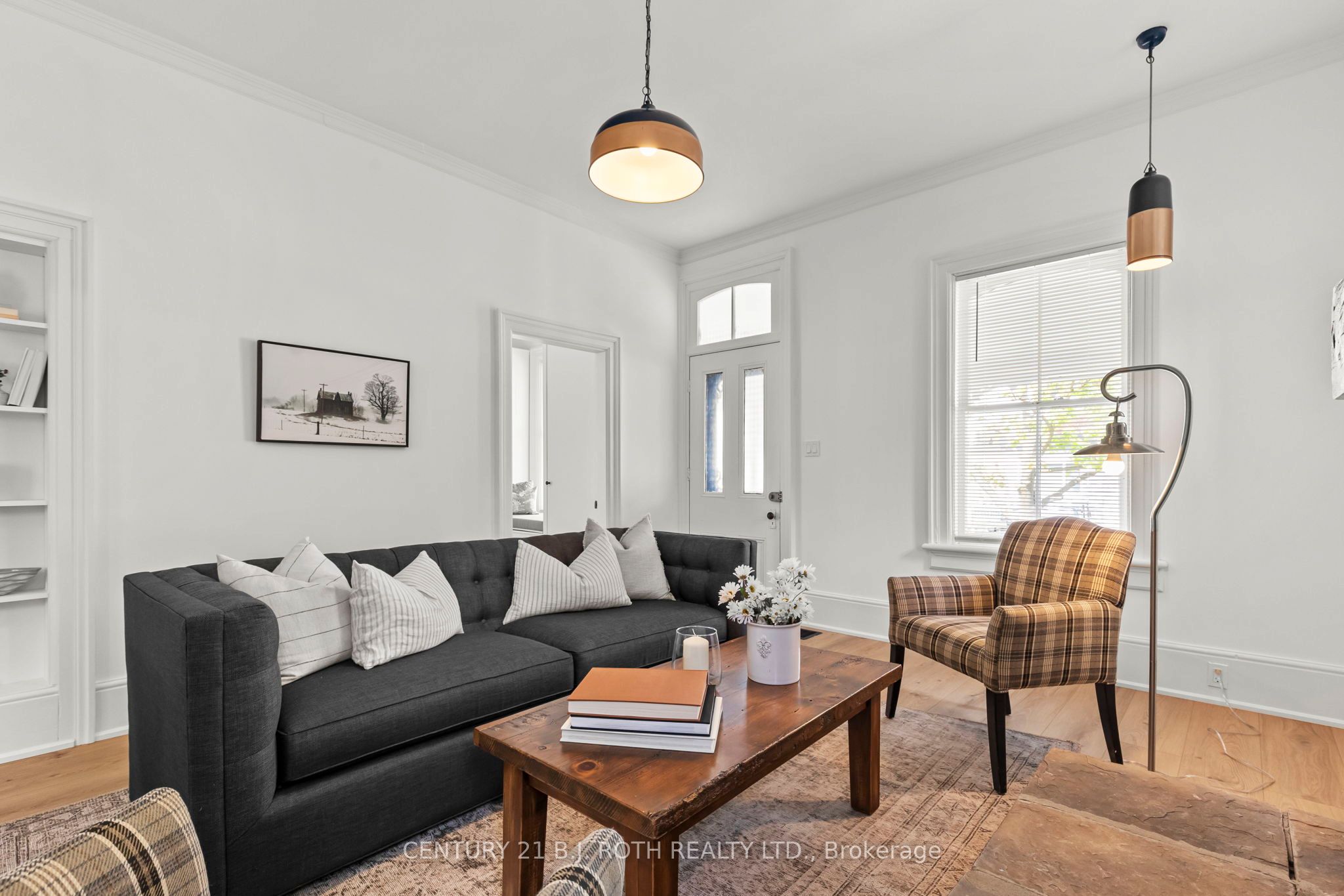 13 Nelson Square E, Barrie, ON L4M 4J6 photo 5
