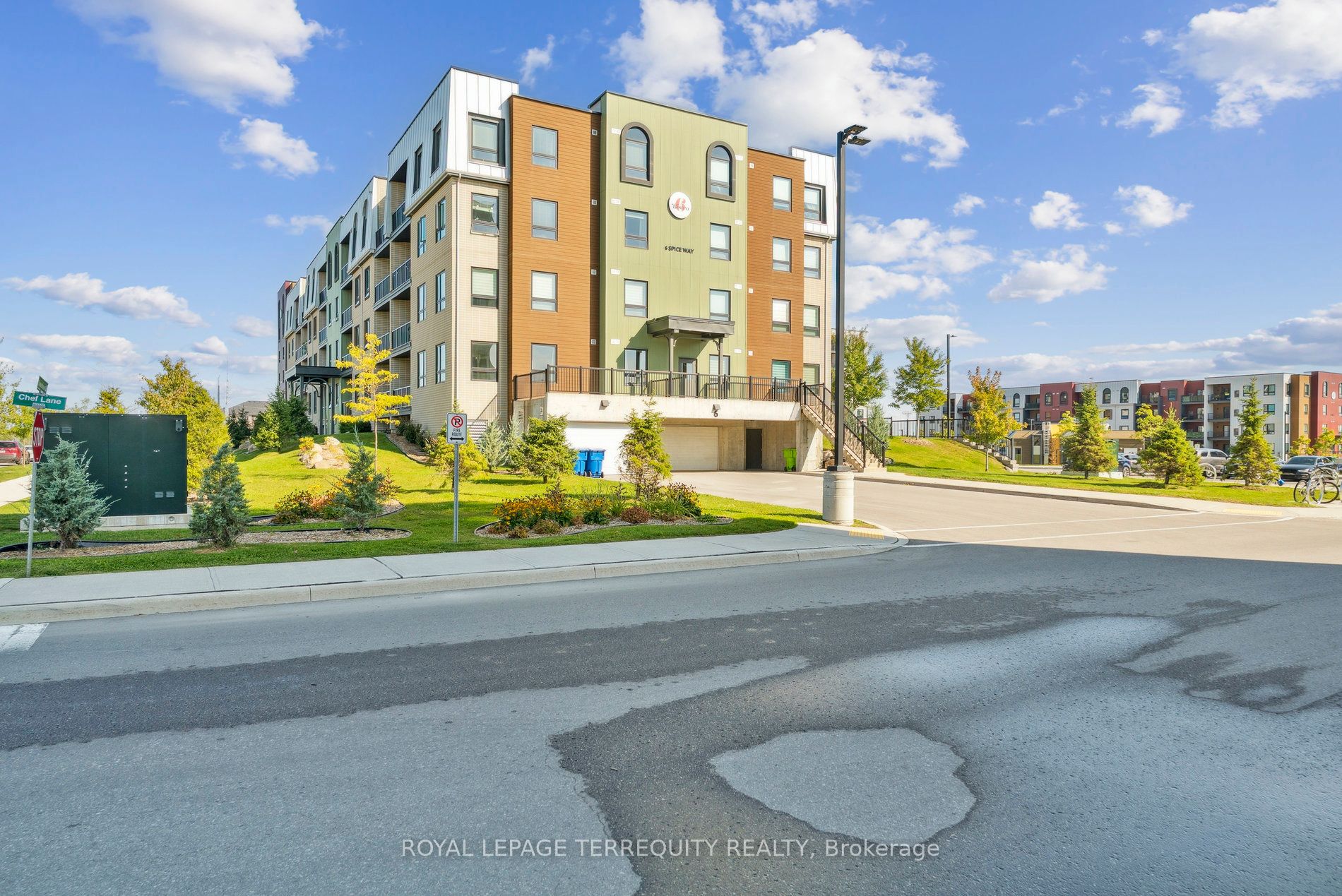 6 Spice Way 102, Barrie, ON L9J 0J9 photo 3