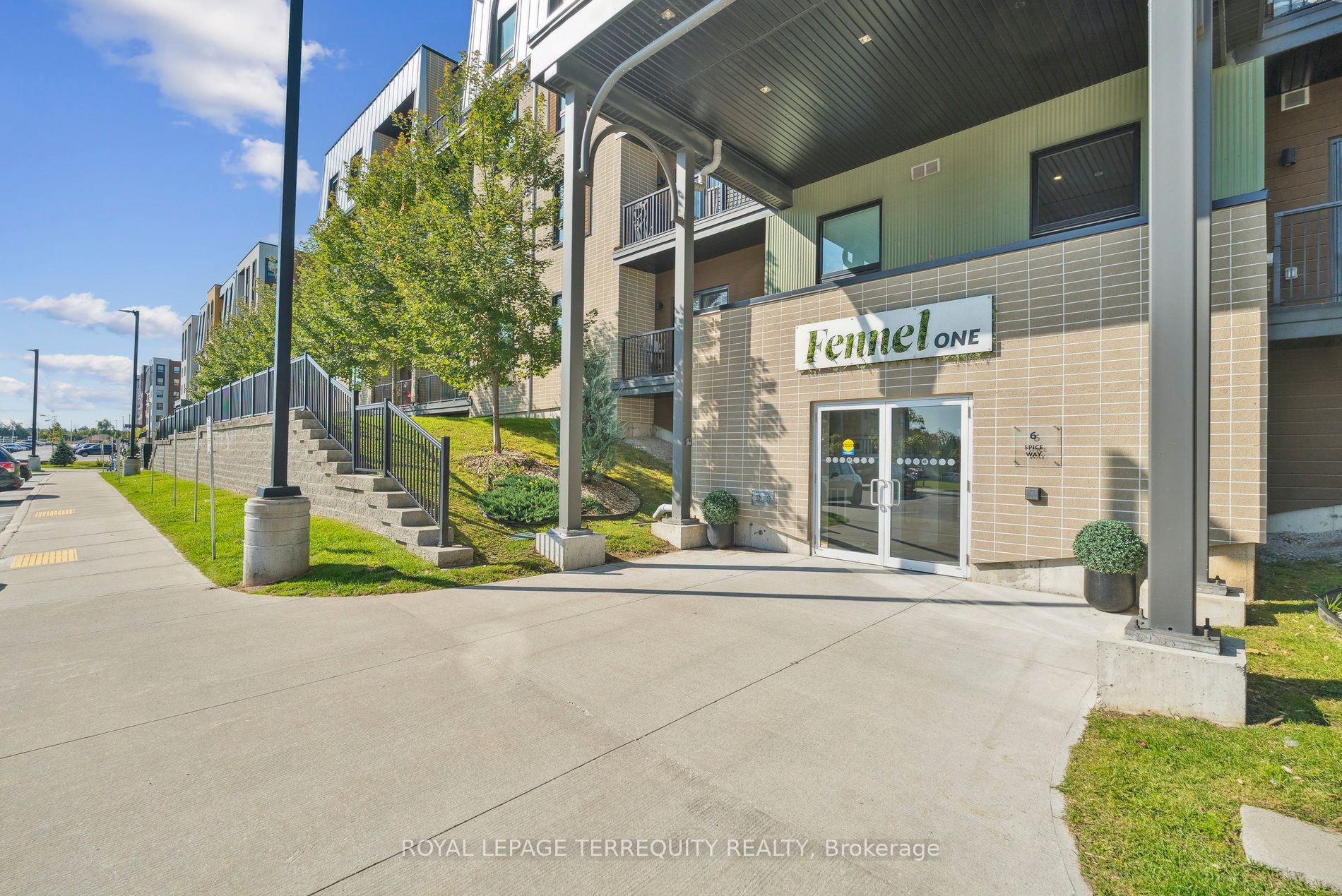 6 Spice Way 102, Barrie, ON L9J 0J9 photo 4