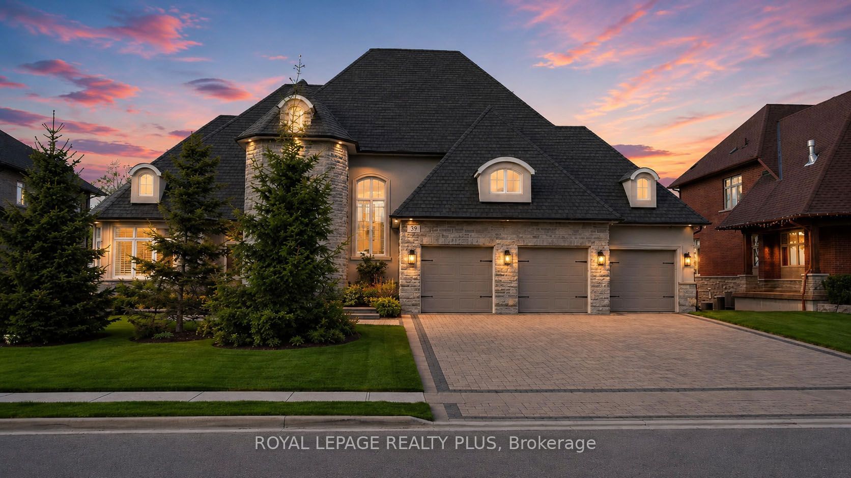 39 Plunkett Court, Barrie, ON L4N 6M3