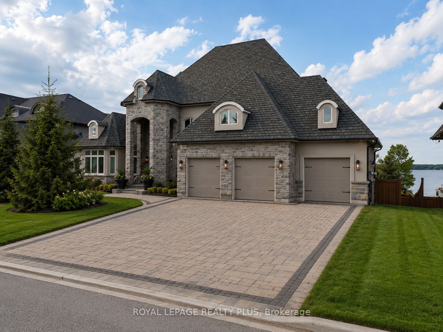 39 Plunkett Court, Barrie, ON L4N 6M3 photo 3