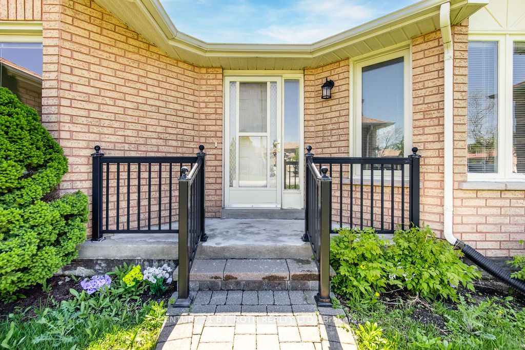 153 Livingstone Street W, Barrie, ON L4N 7J7 photo 4