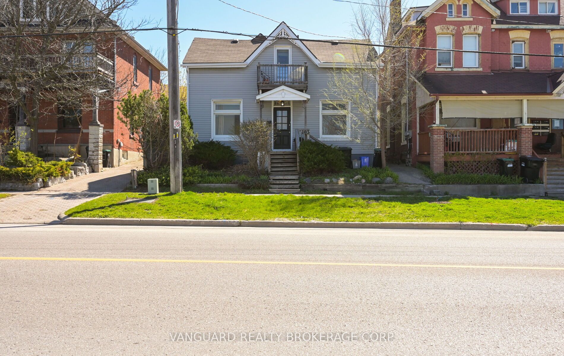 103 Mulcaster Street 1, Barrie, ON L4M 3M7