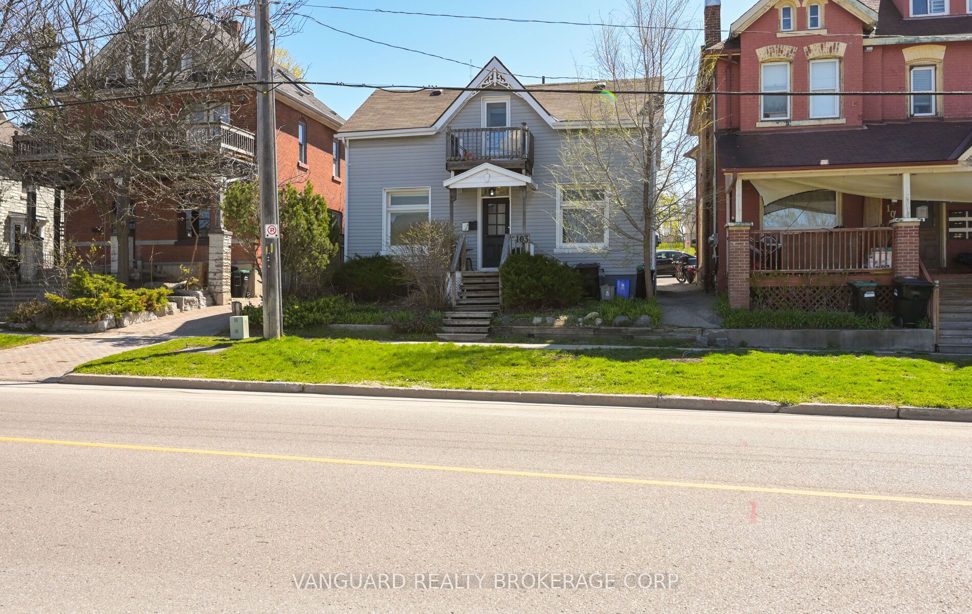 103 Mulcaster Street 1, Barrie, ON L4M 3M7 photo 3
