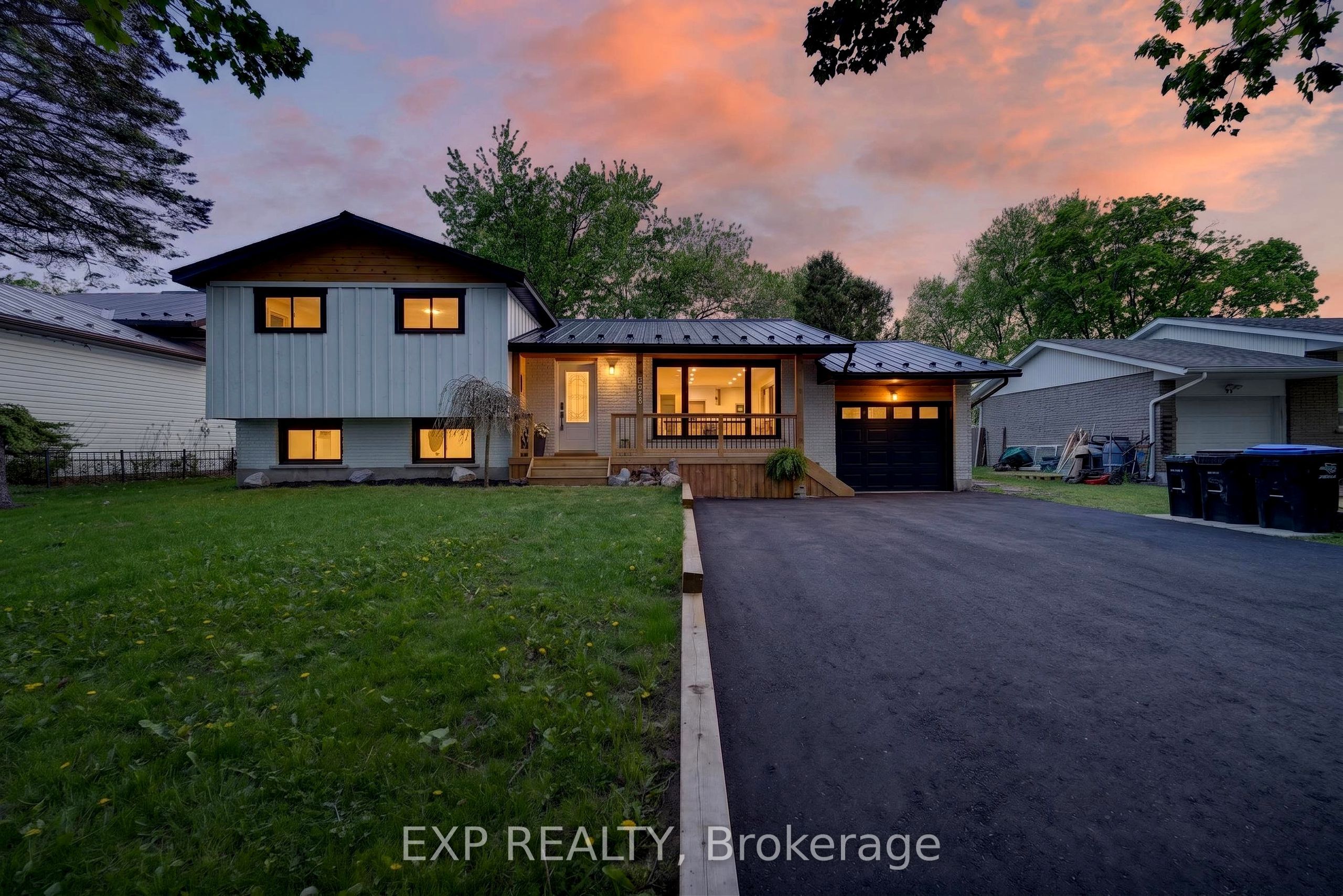 92 Mary Street, Clearview, ON L0M 1G0