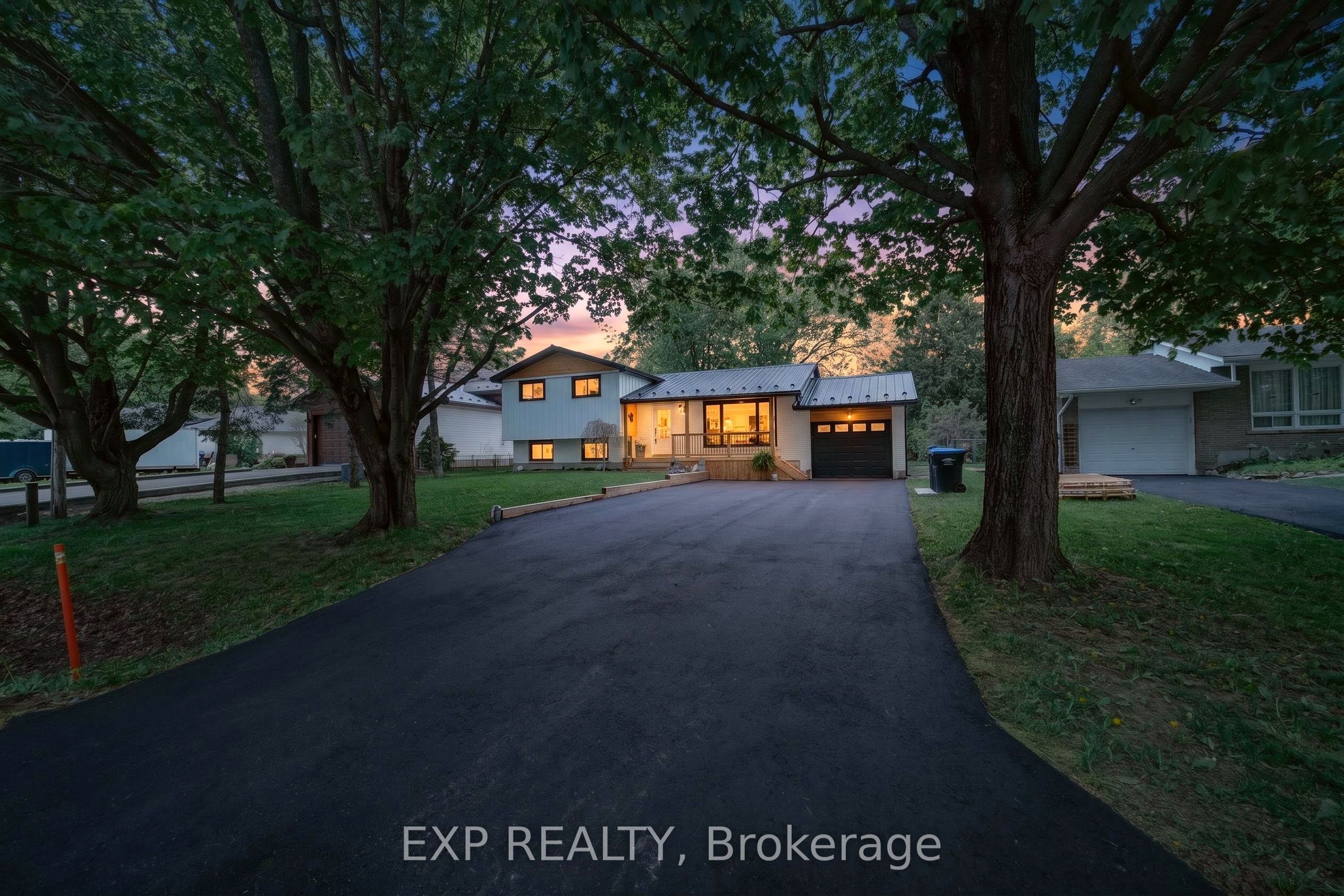 92 Mary Street, Clearview, ON L0M 1G0 photo 2