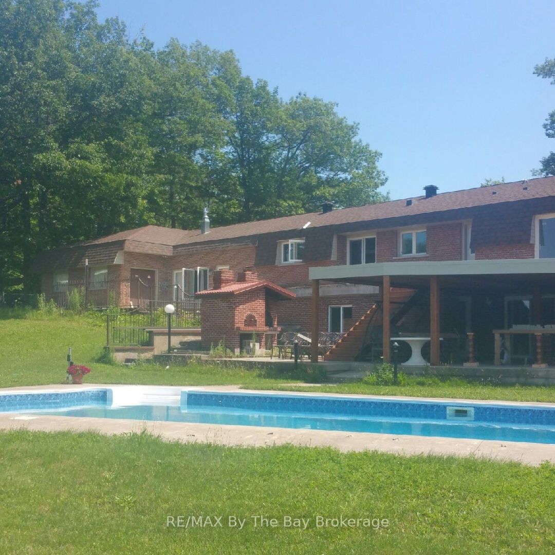 10 Edgewater Road, Wasaga Beach, ON L9Z 2W3 photo 3