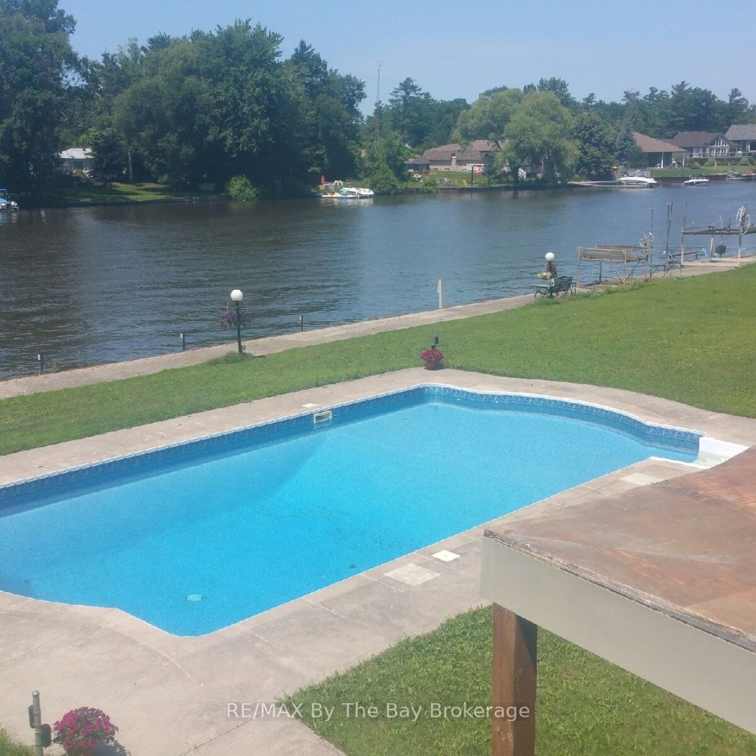10 Edgewater Road, Wasaga Beach, ON L9Z 2W3 photo 5