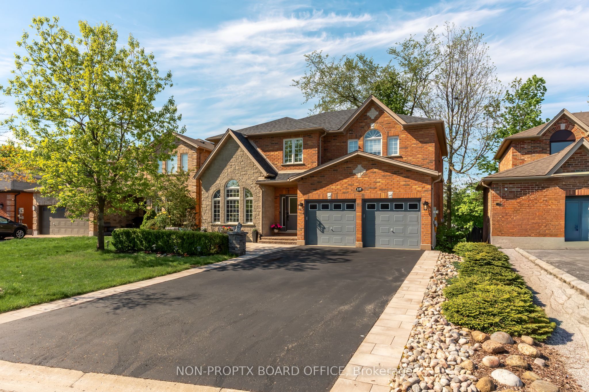 12 Buman Court, Barrie, ON L4N 0L3