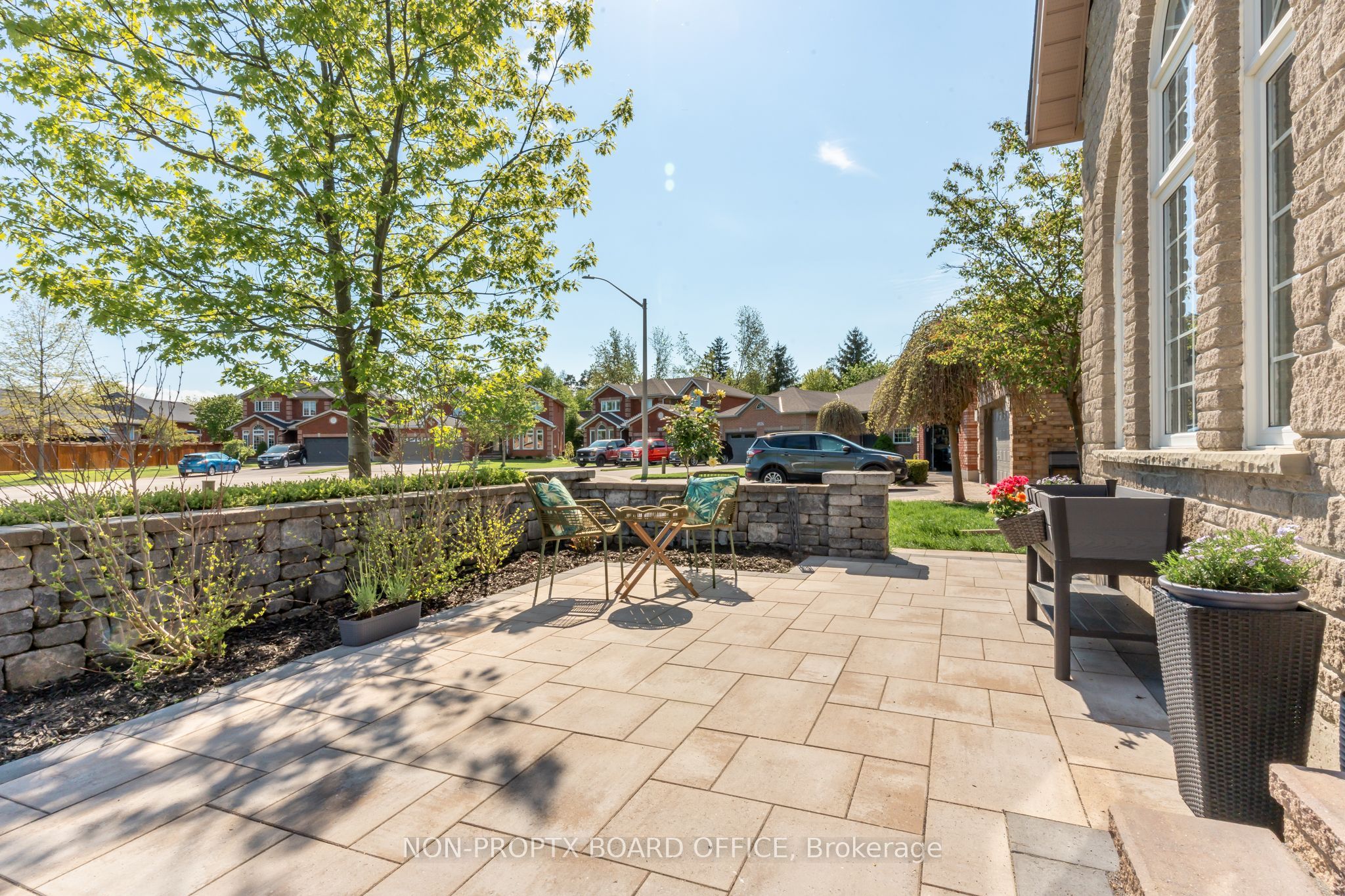 12 Buman Court, Barrie, ON L4N 0L3 photo 2