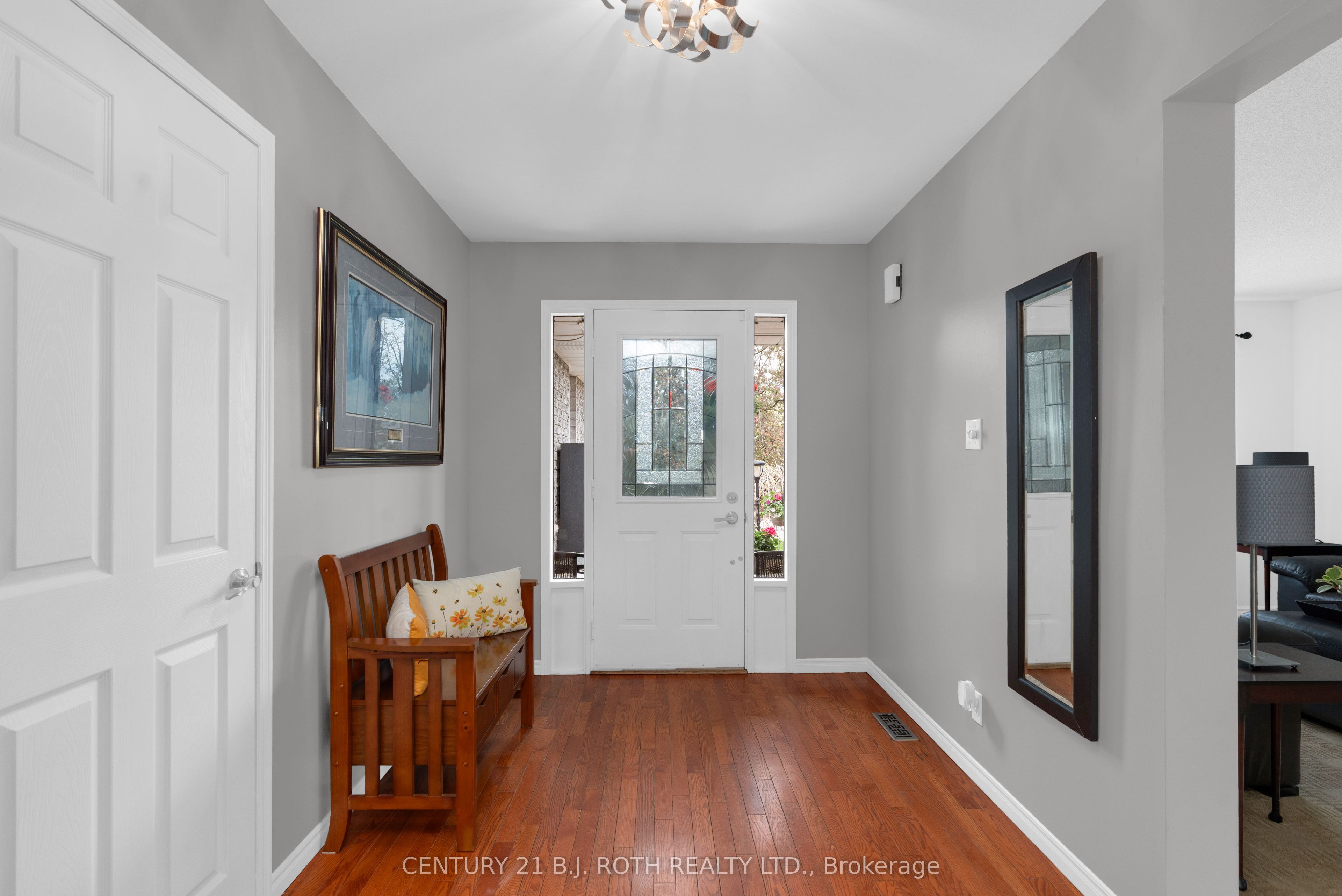 37 Laurentian Lane, Orillia, ON L3V 7N8 photo 4