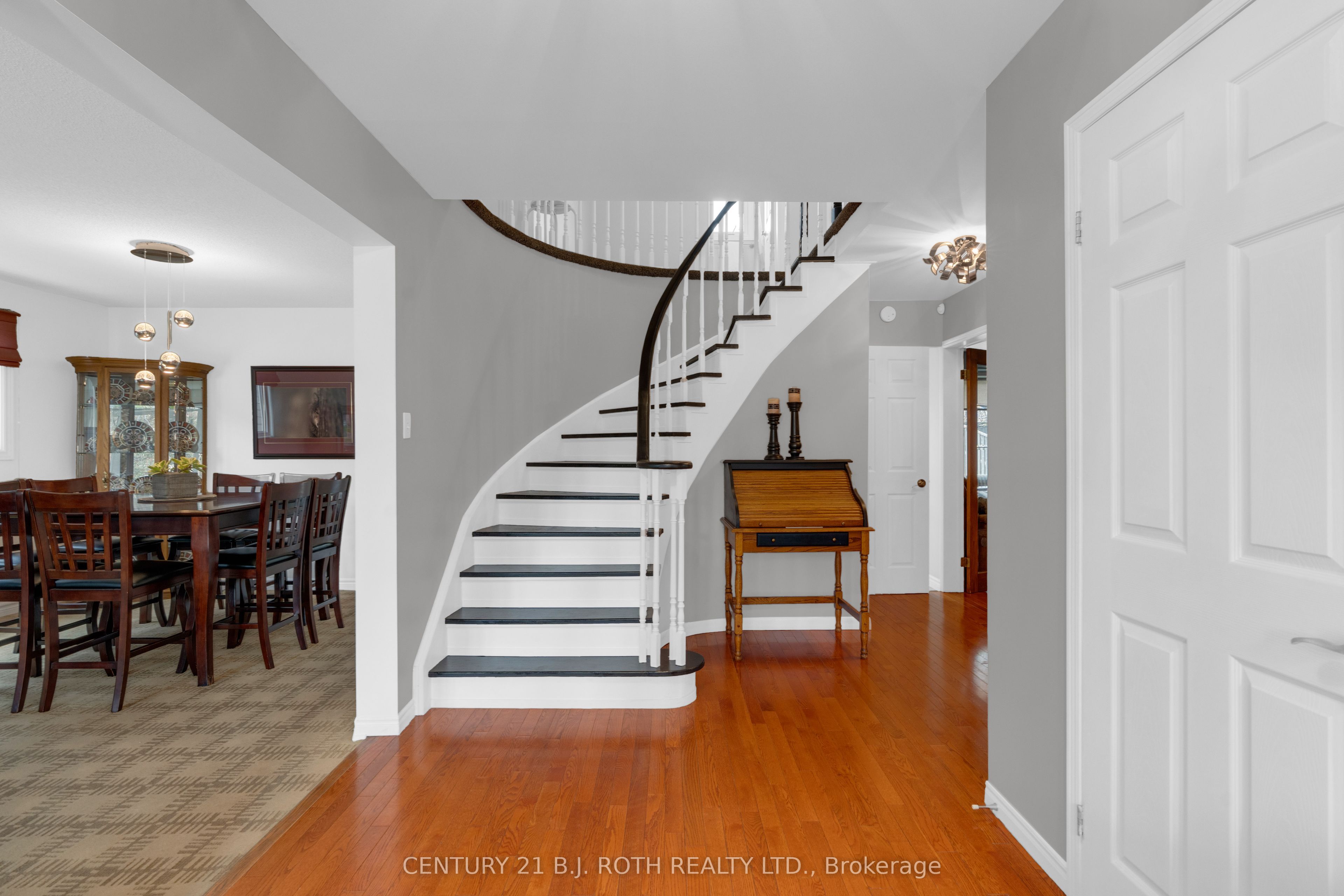 37 Laurentian Lane, Orillia, ON L3V 7N8 photo 5