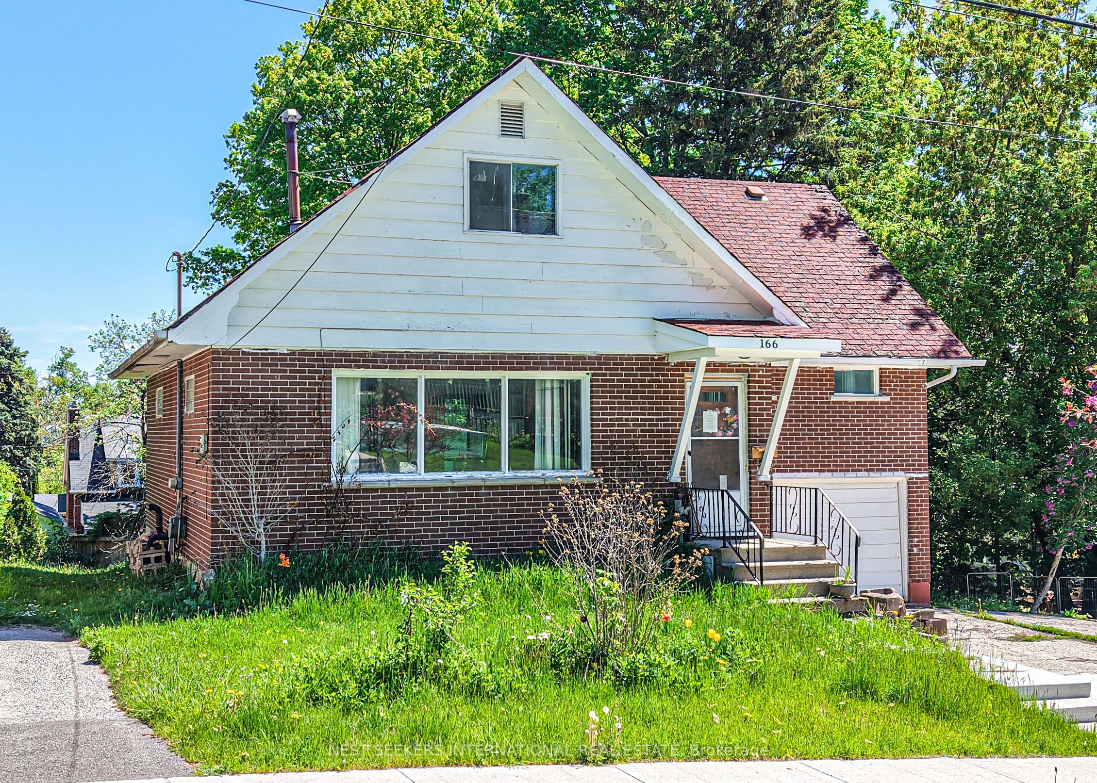 166 Laclie Street, Orillia, ON L3V 4N4 photo 3