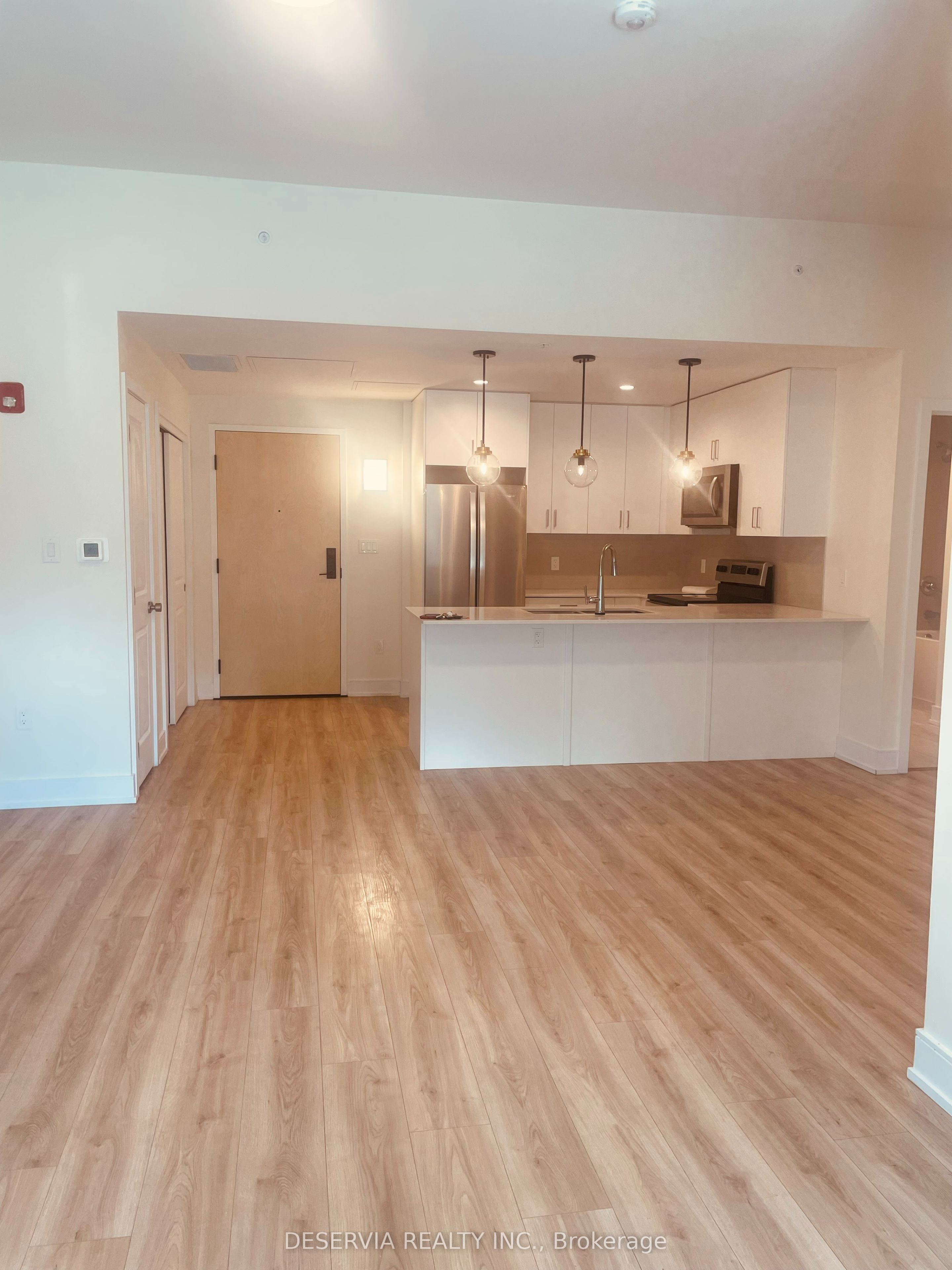 121 Mary Street Unit 205, Clearview, ON L0M 1G0 photo 2