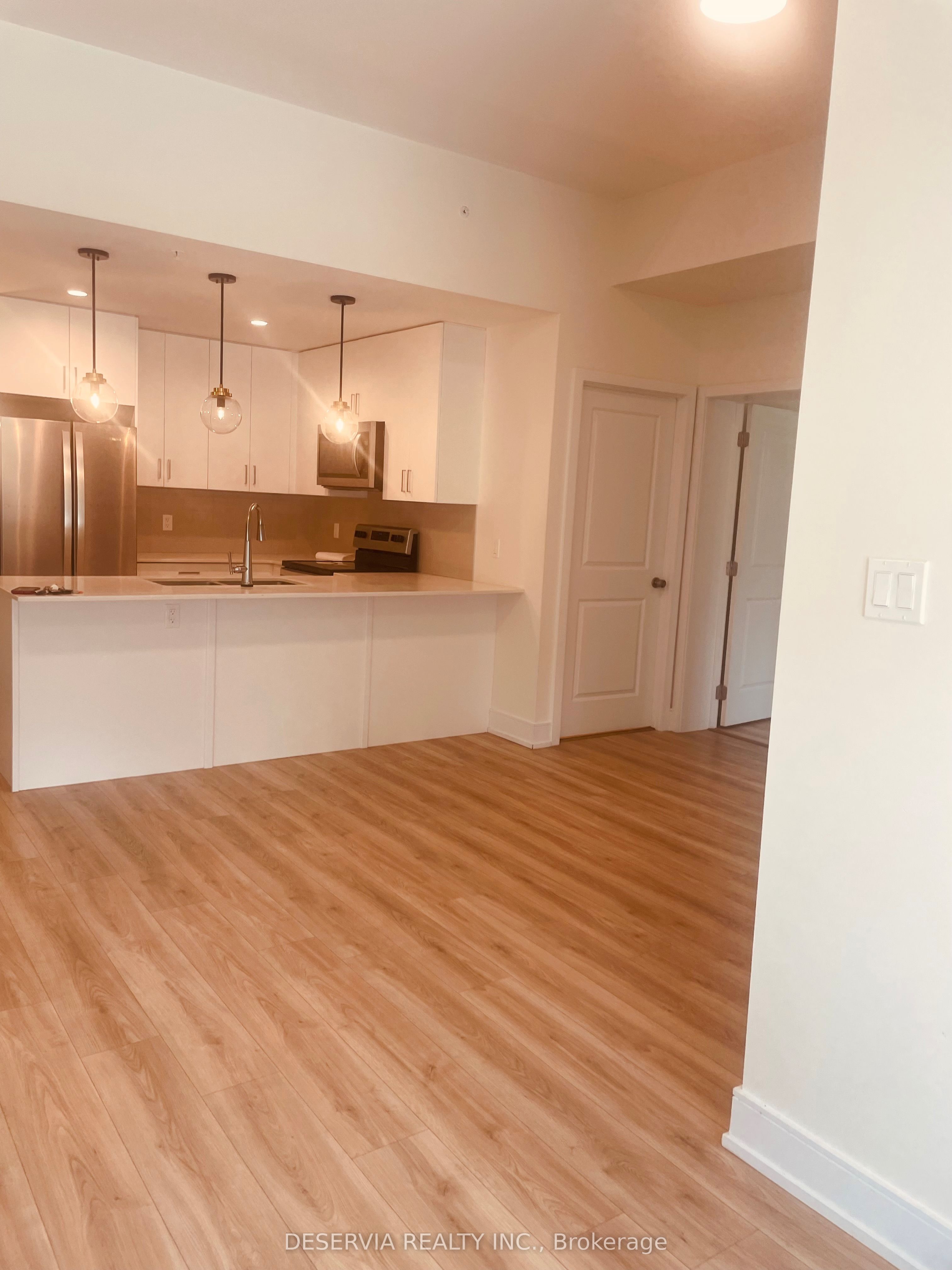 121 Mary Street Unit 205, Clearview, ON L0M 1G0 photo 5
