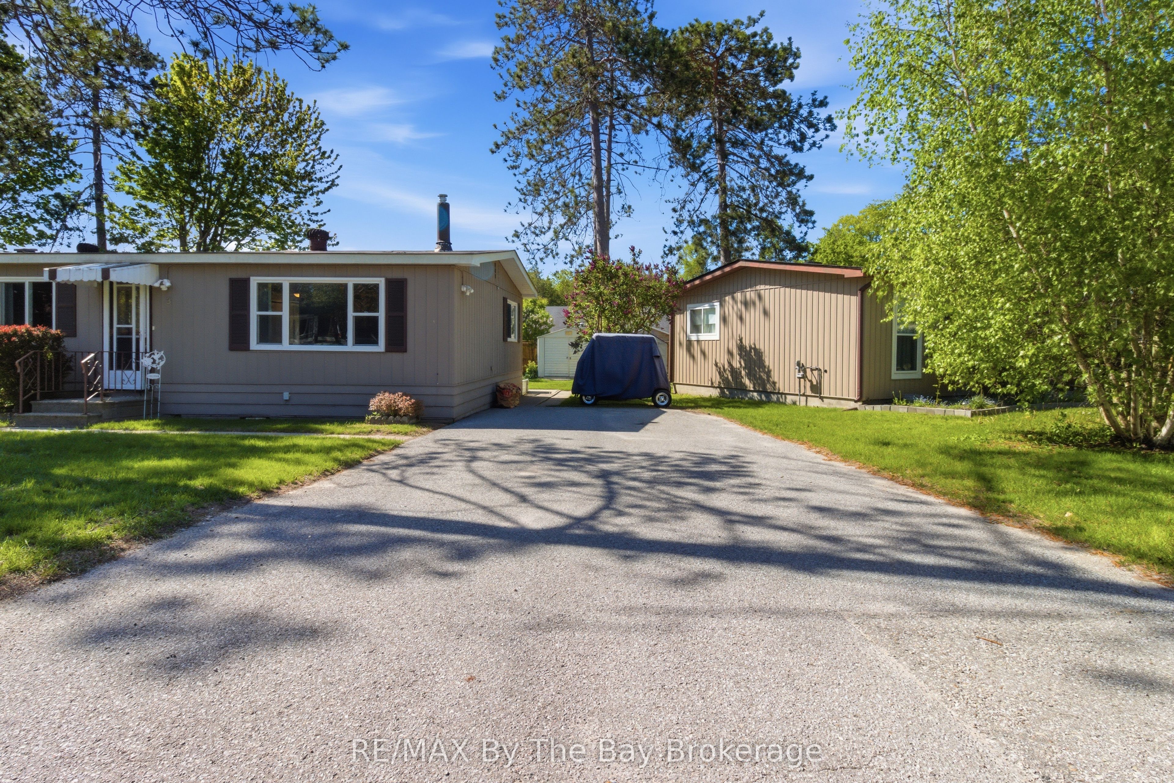 3 Golf Avenue, Wasaga Beach, ON L9Z 1K2 photo 5