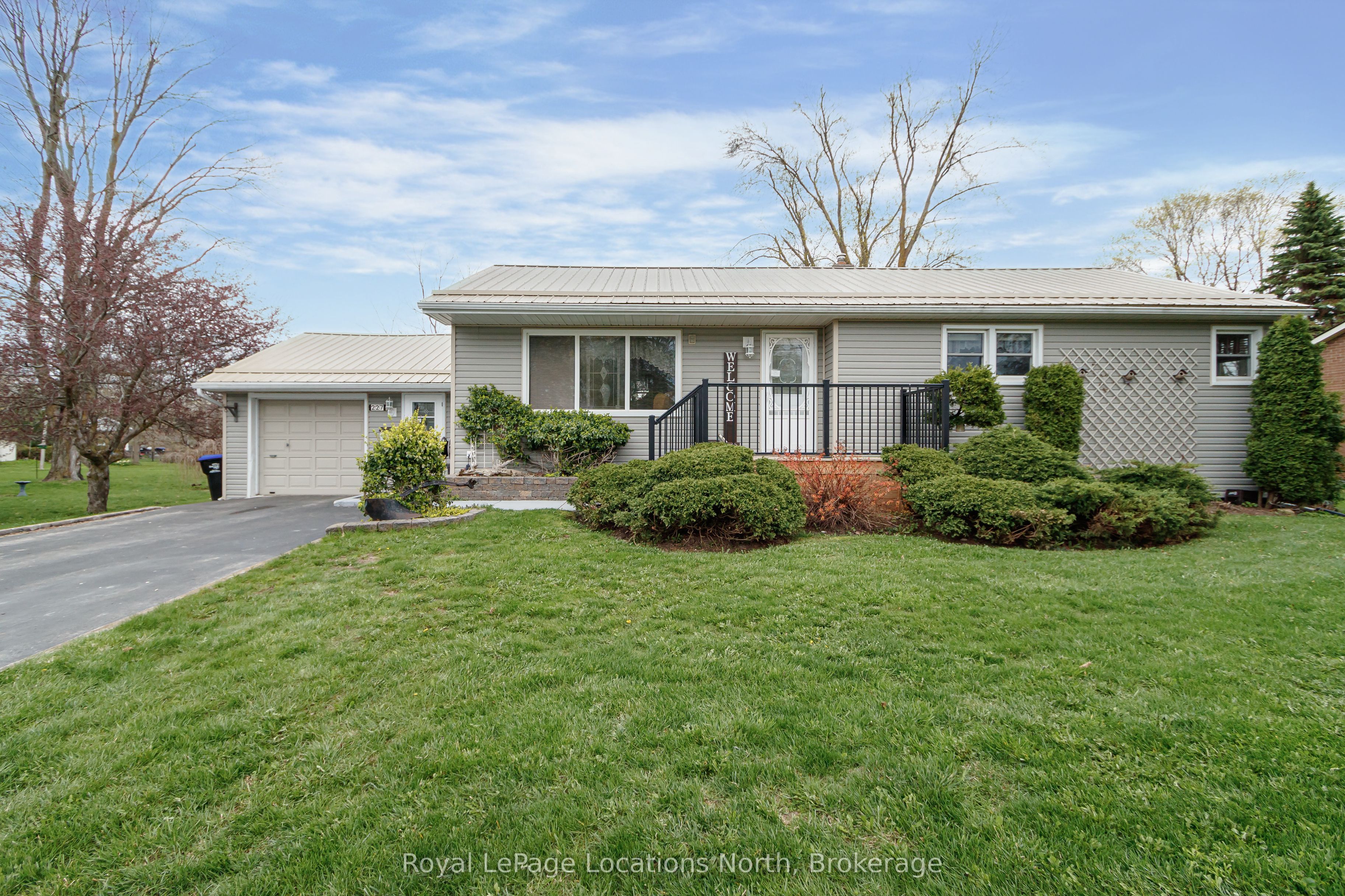 227 Superior Street, Clearview, ON L0M 1S0 photo 3