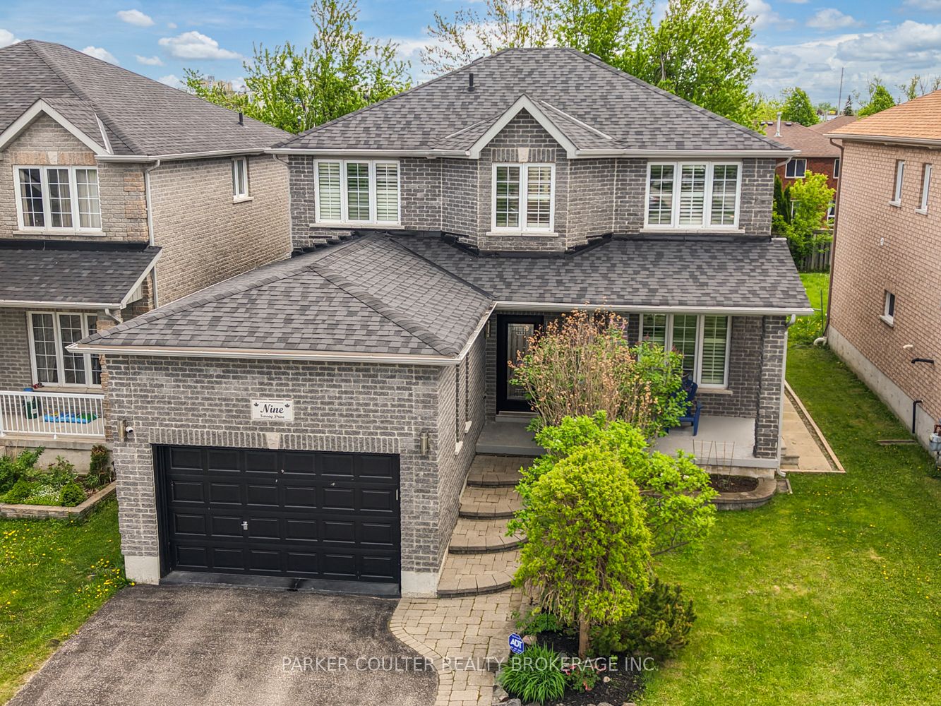 9 Surrey Drive, Barrie, ON L4M 0C5