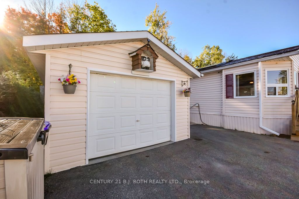1355 Hilltop Road, Severn, ON L3V 0V7 photo 3