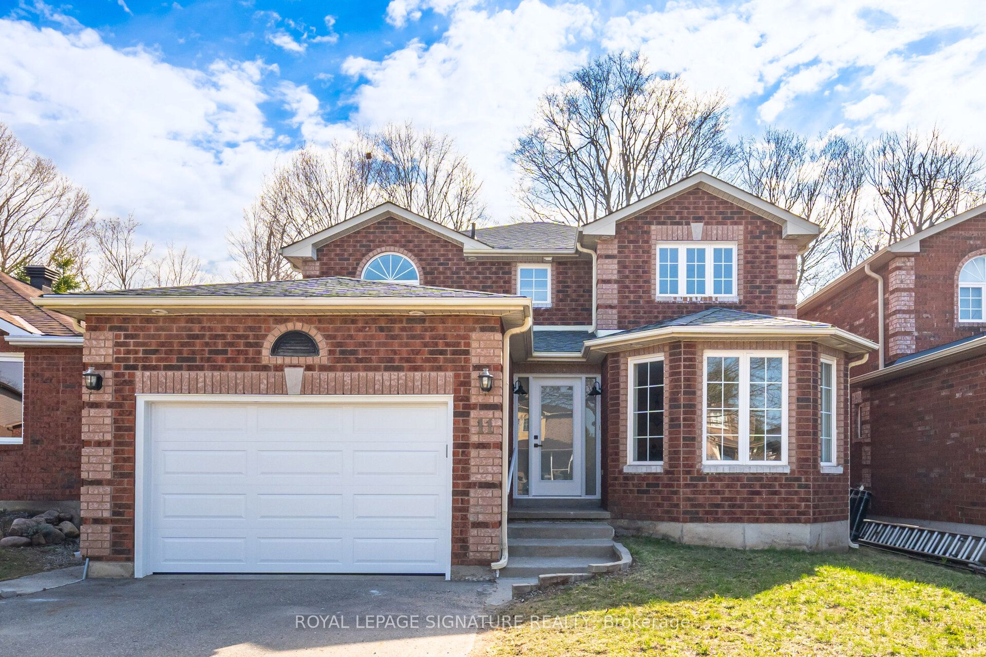 11 Wessenger Drive, Barrie, ON L4N 8R8