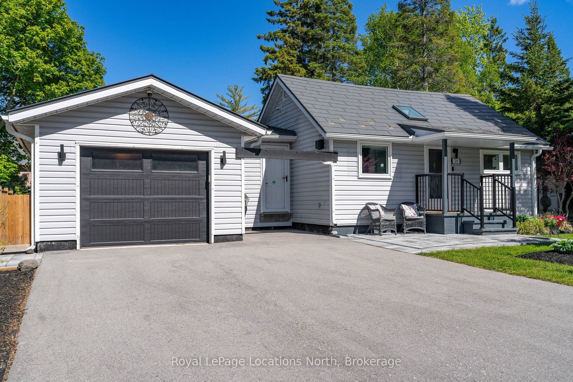 29 69th Street N, Wasaga Beach, ON L9Z 1T9 photo 2