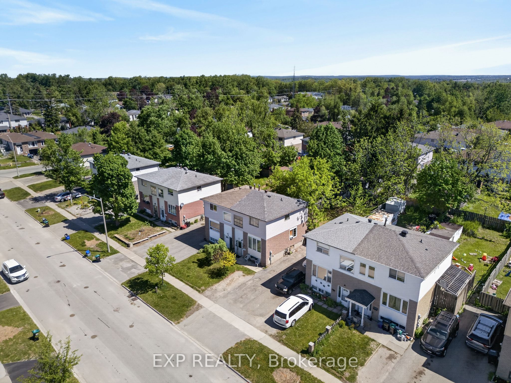 33 Carlton Road, Barrie, ON L4M 5K8 photo 3