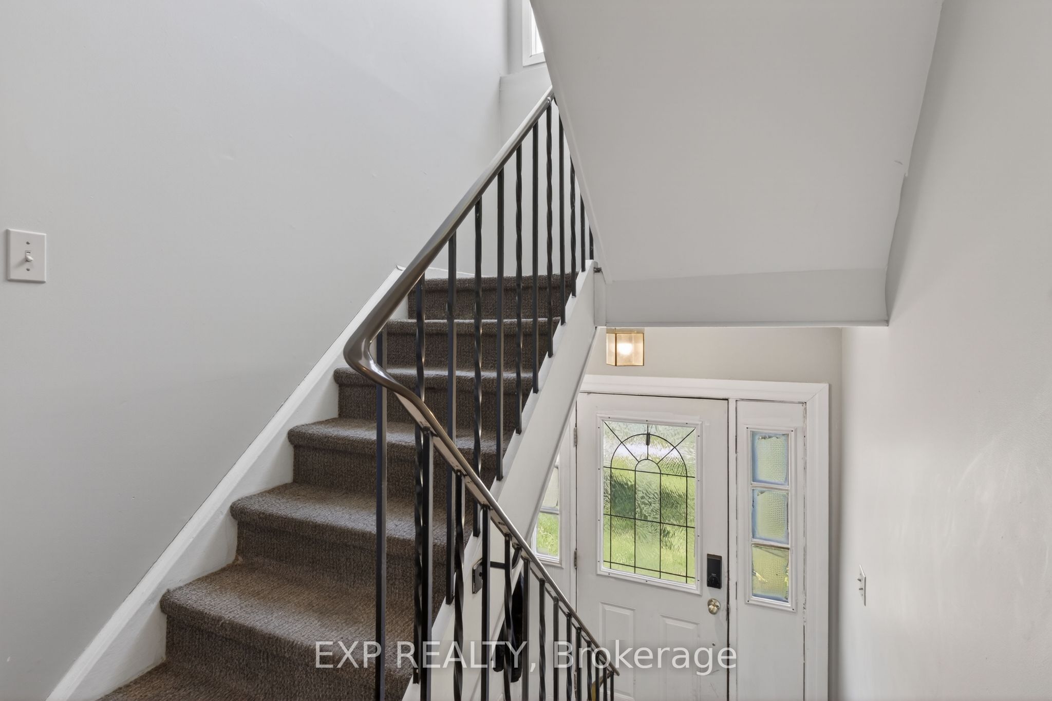 33 Carlton Road, Barrie, ON L4M 5K8 photo 5