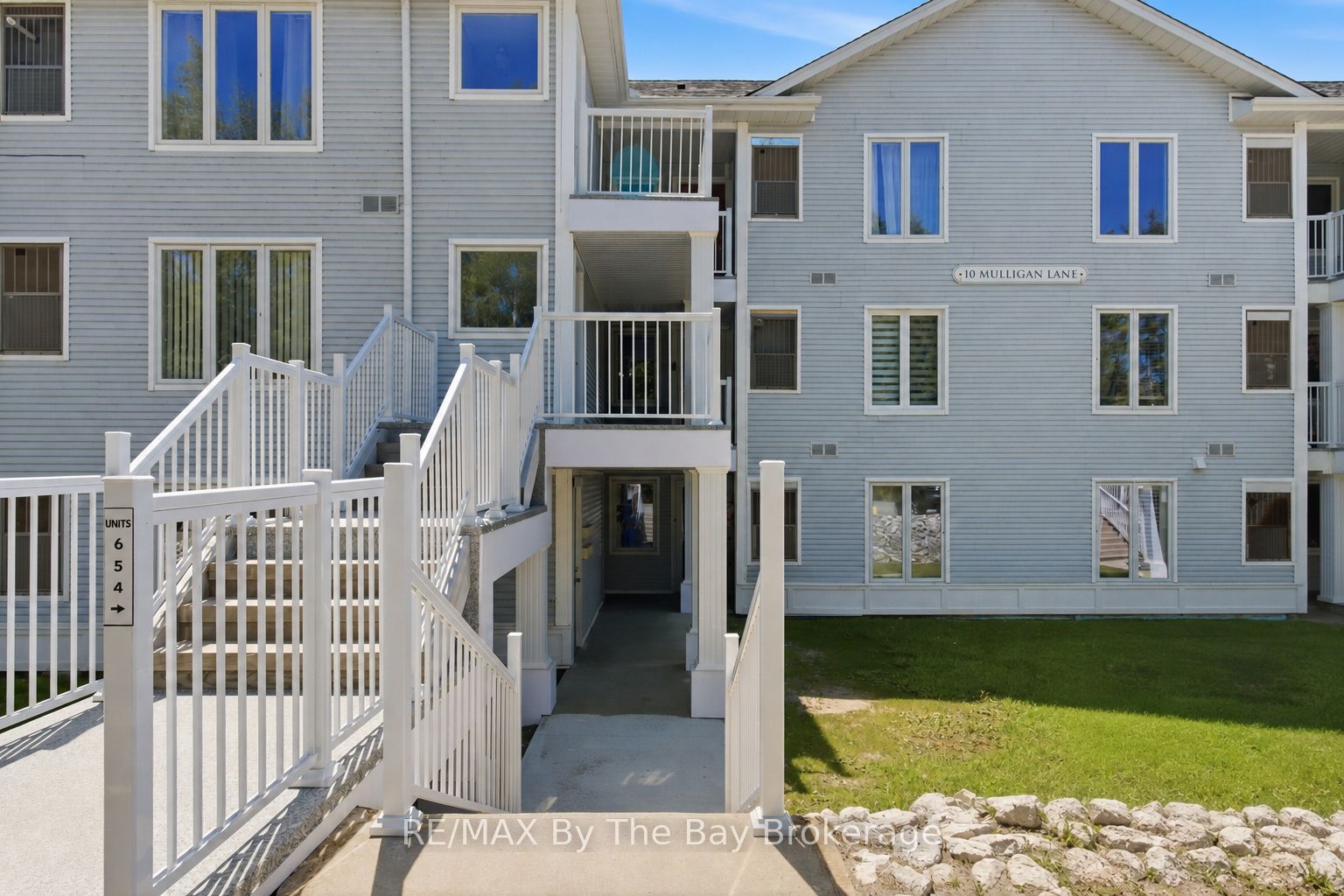 10 Mulligan Lane 1, Wasaga Beach, ON L9Z 1C4 photo 2