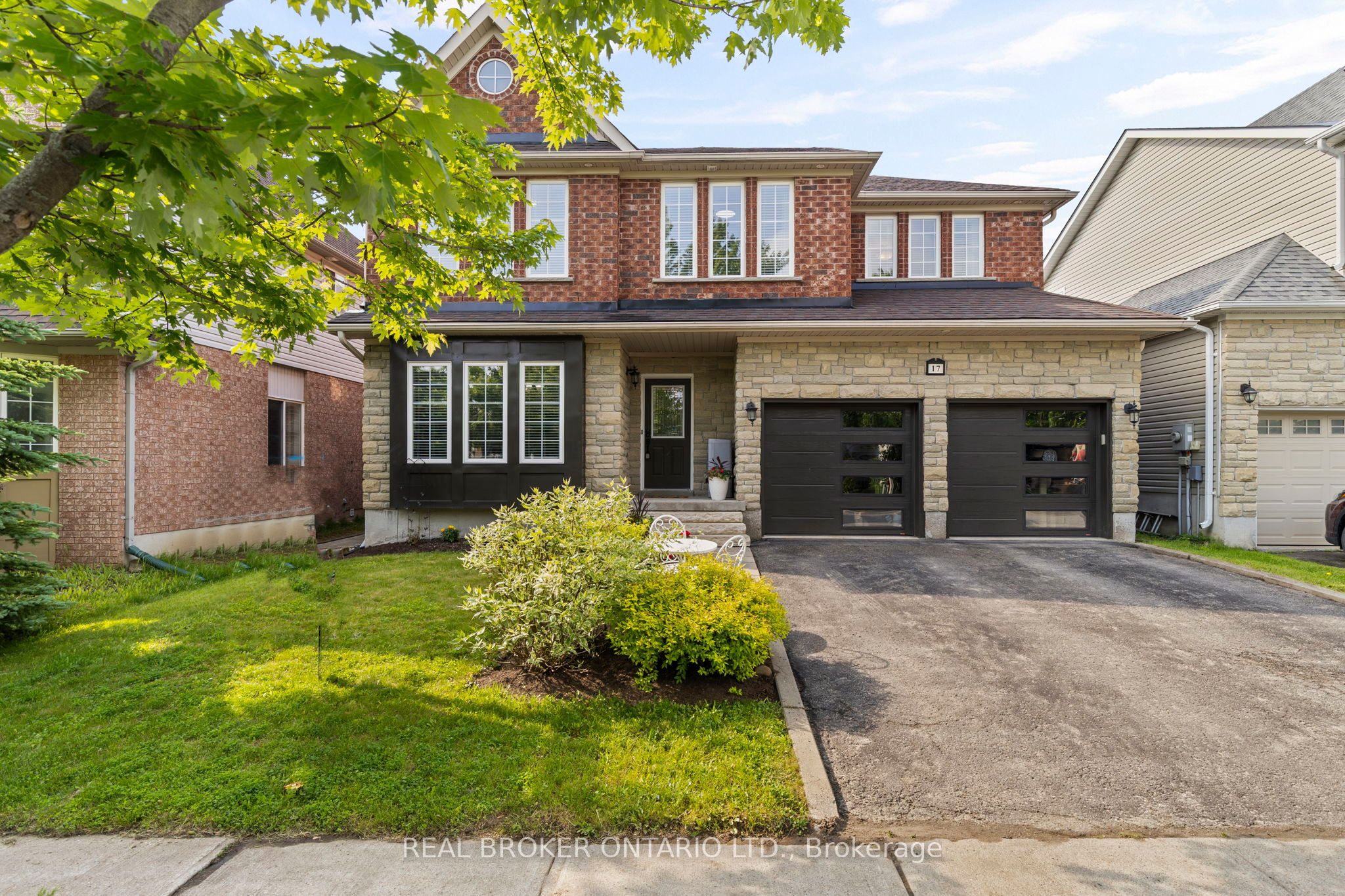 17 CRANBERRY Lane, Barrie, ON L4N 0Z1 photo 2