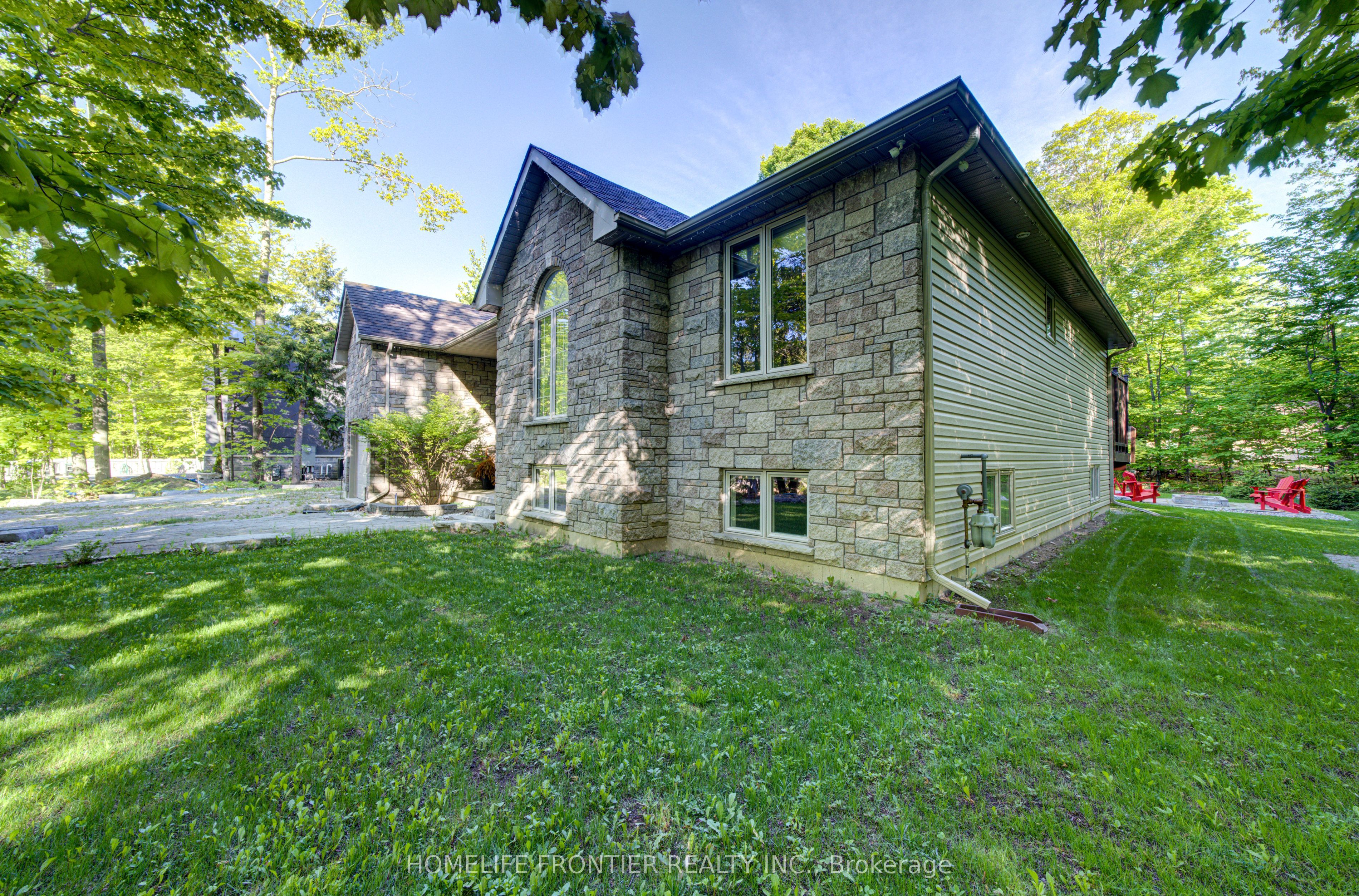 42 Forest Circle, Tiny, ON L9M 0H4 photo 2