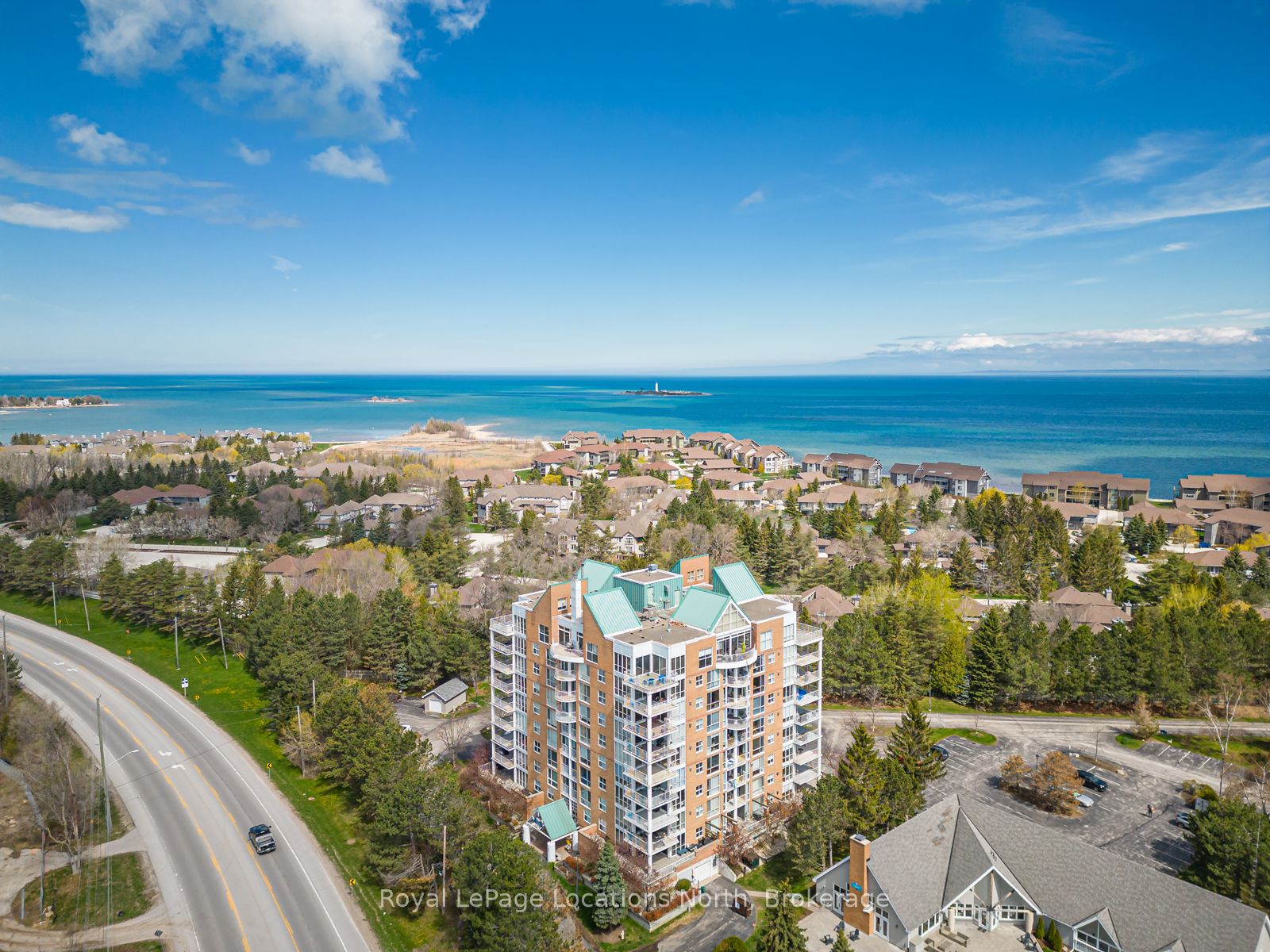 24 Ramblings Way 905, Collingwood, ON L9Y 5C6 photo 3