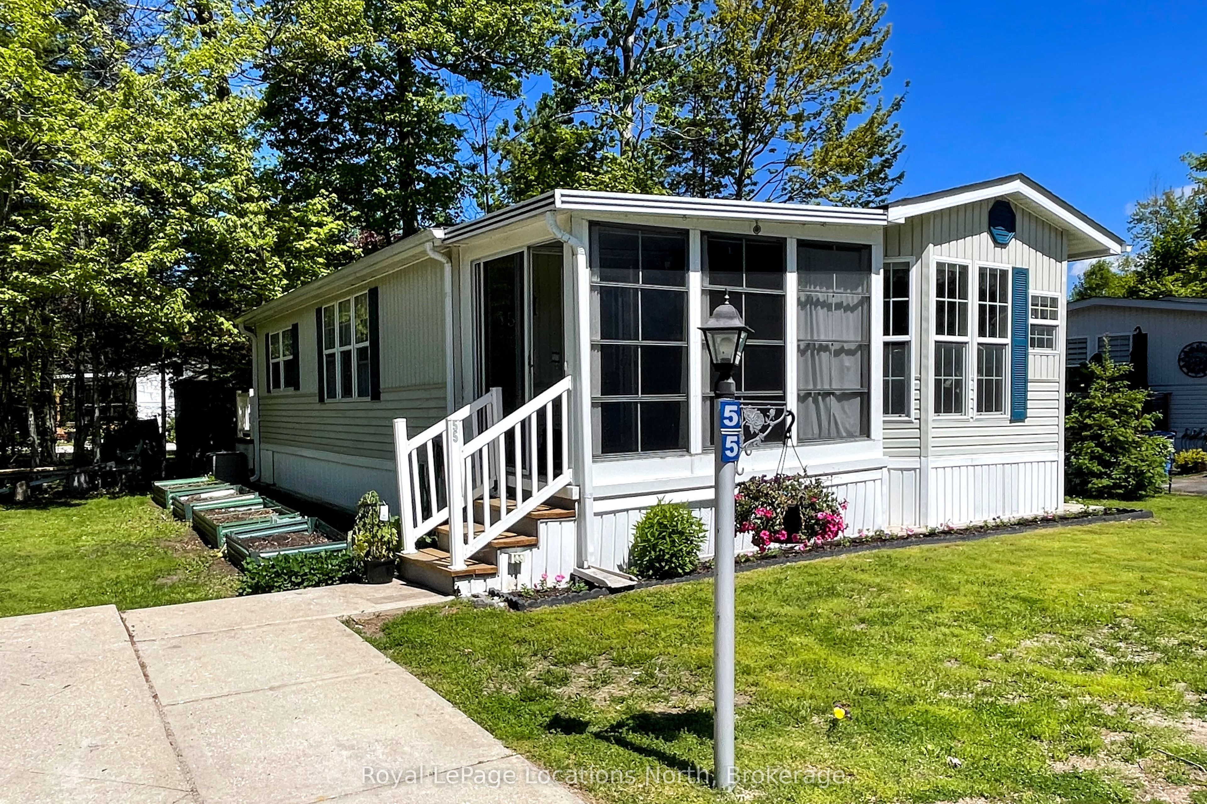 55 Topaz Street, Wasaga Beach, ON L9Z 1X7 photo 4