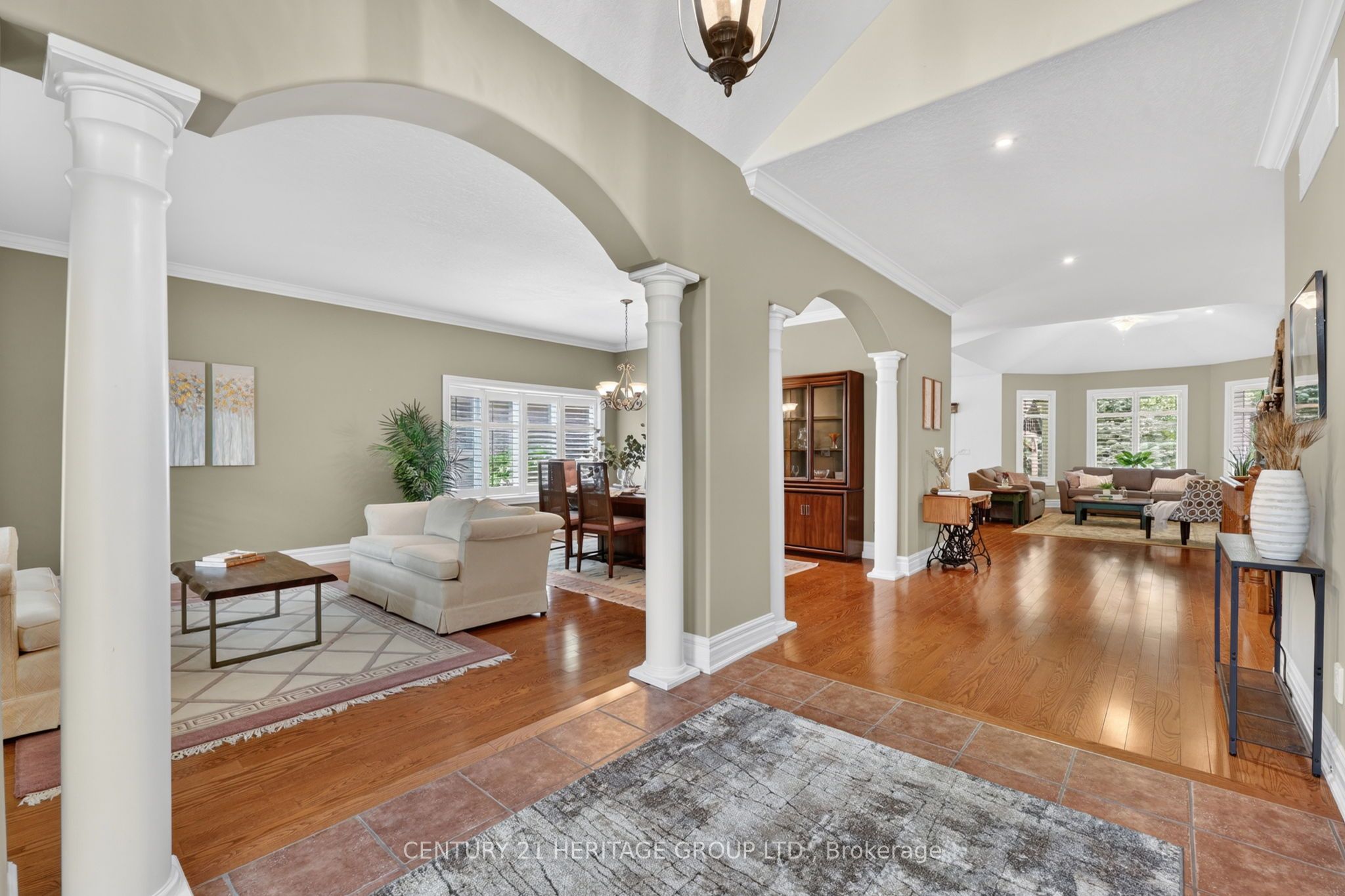 22 Lloyd Cook Drive E, Springwater, ON L9X 0H5 photo 5