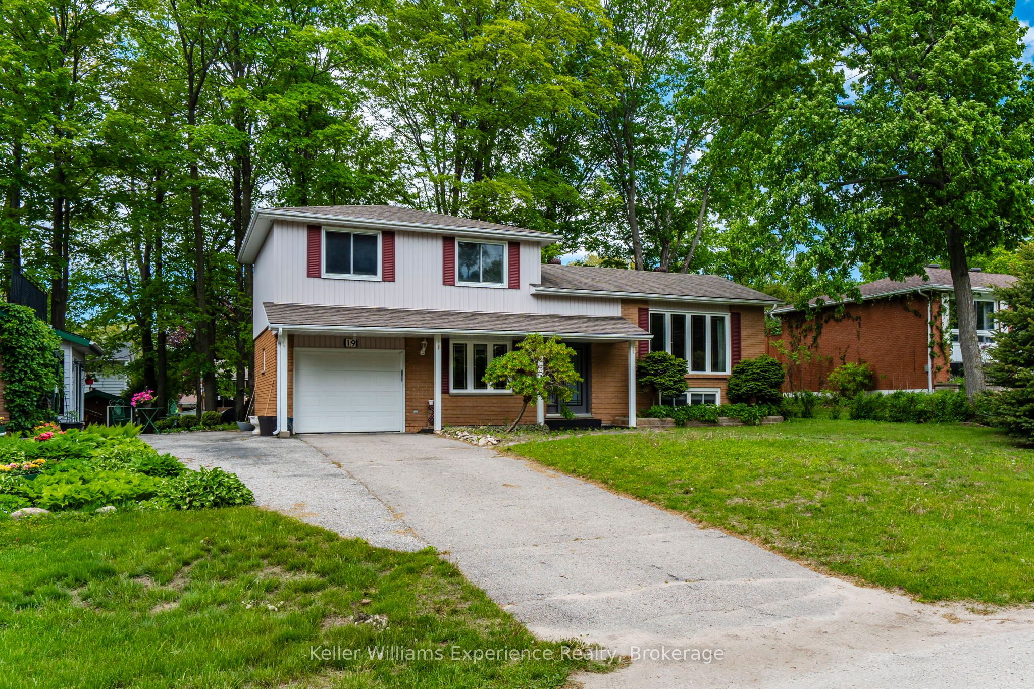 19 Viel Street, Penetanguishene, ON L9M 1J1