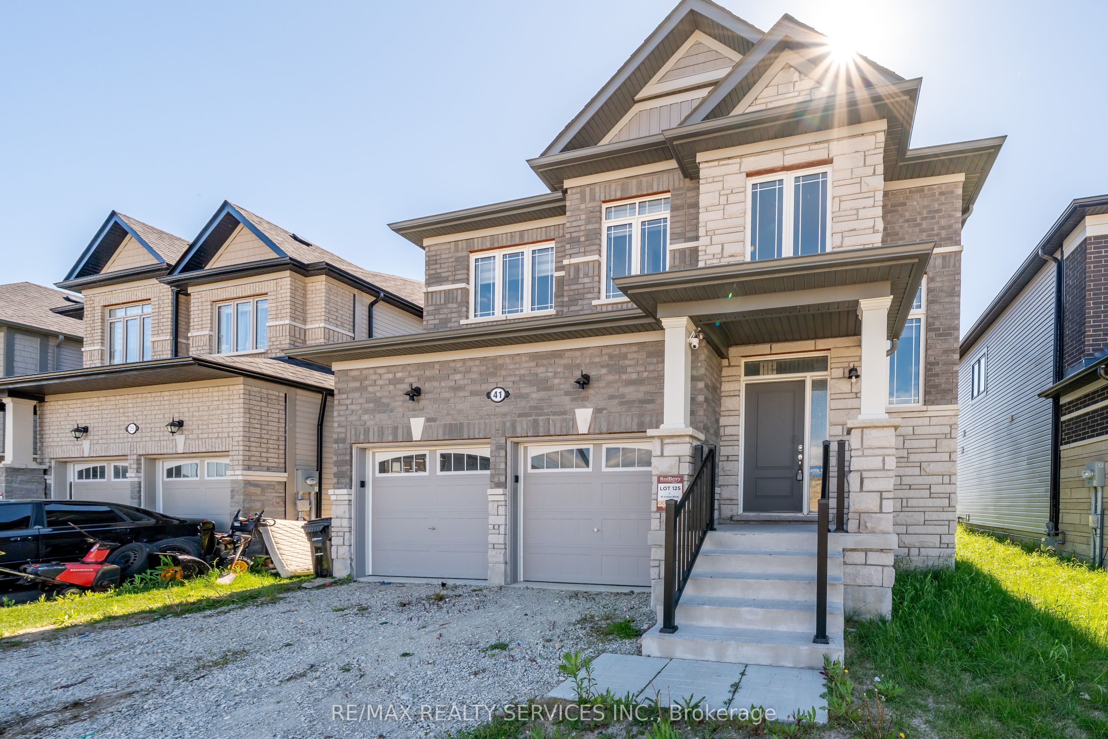 41 Union Boulevard, Wasaga Beach, ON L9Z 0M6