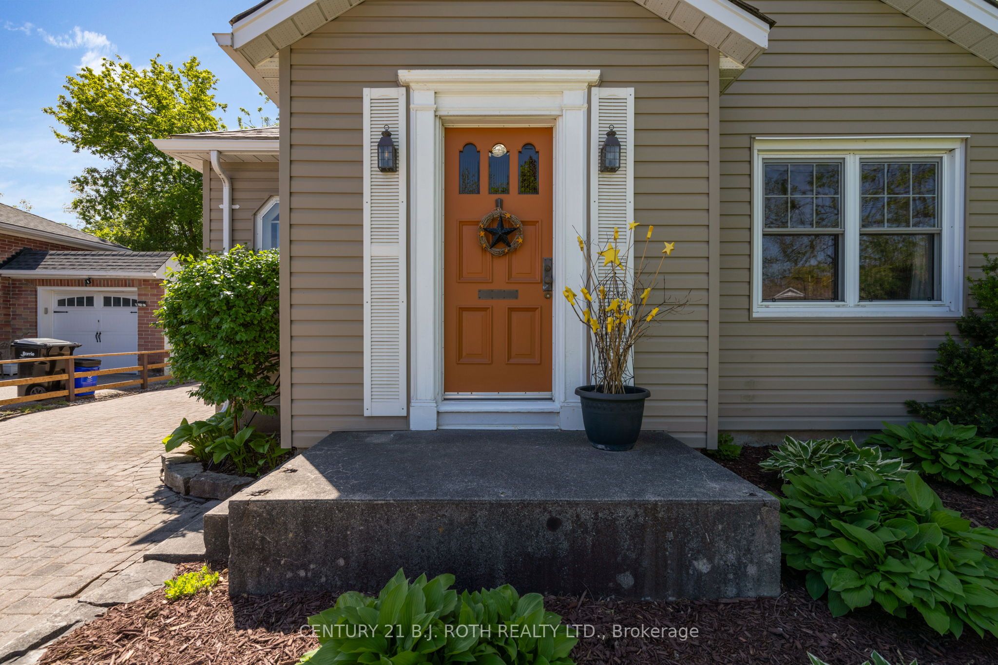 51 Henry Street, Barrie, ON L4N 1C6 photo 2