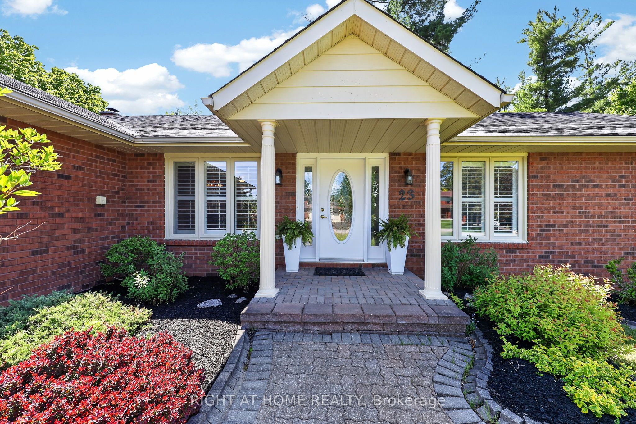 23 Holloway Lane, Springwater, ON L9X 0M7 photo 3