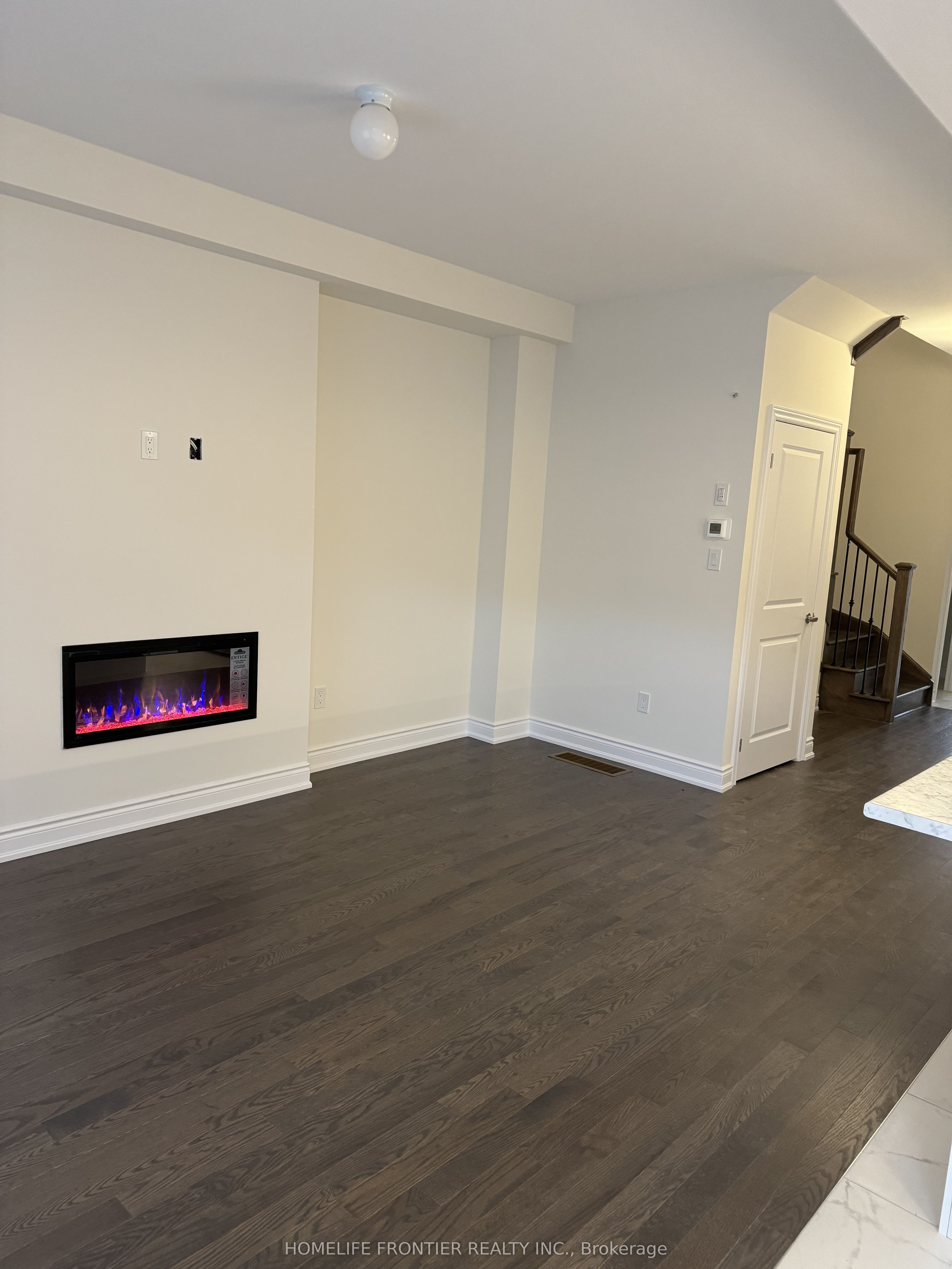 10 Durham Avenue, Barrie, ON L9J 0W7 photo 3