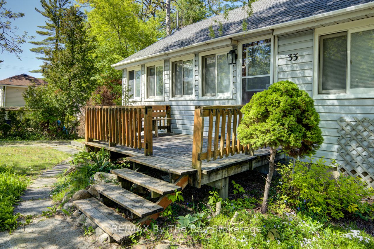 33 17th Street N, Wasaga Beach, ON L9Z 2J1 photo 4