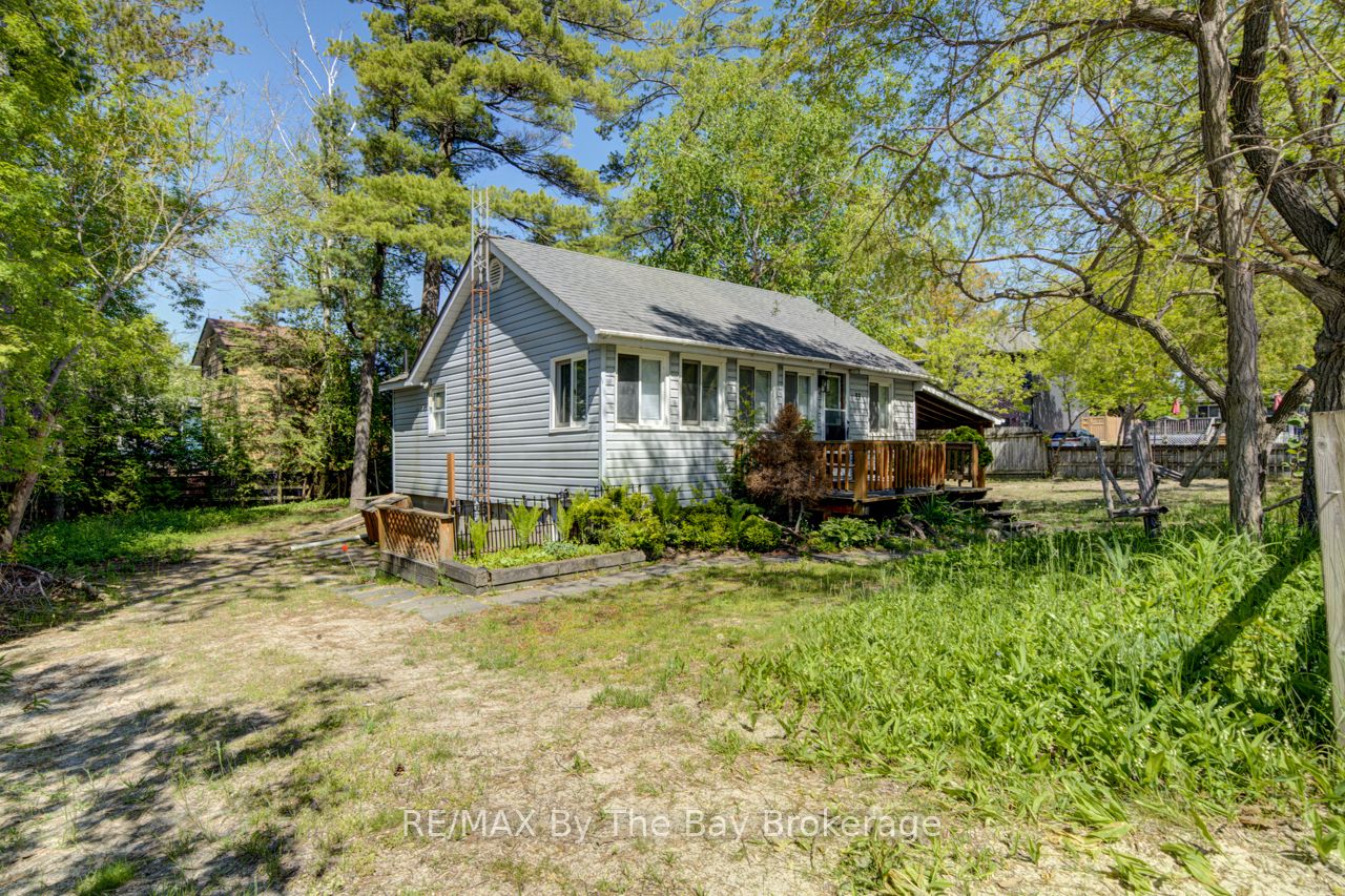 33 17th Street N, Wasaga Beach, ON L9Z 2J1 photo 5