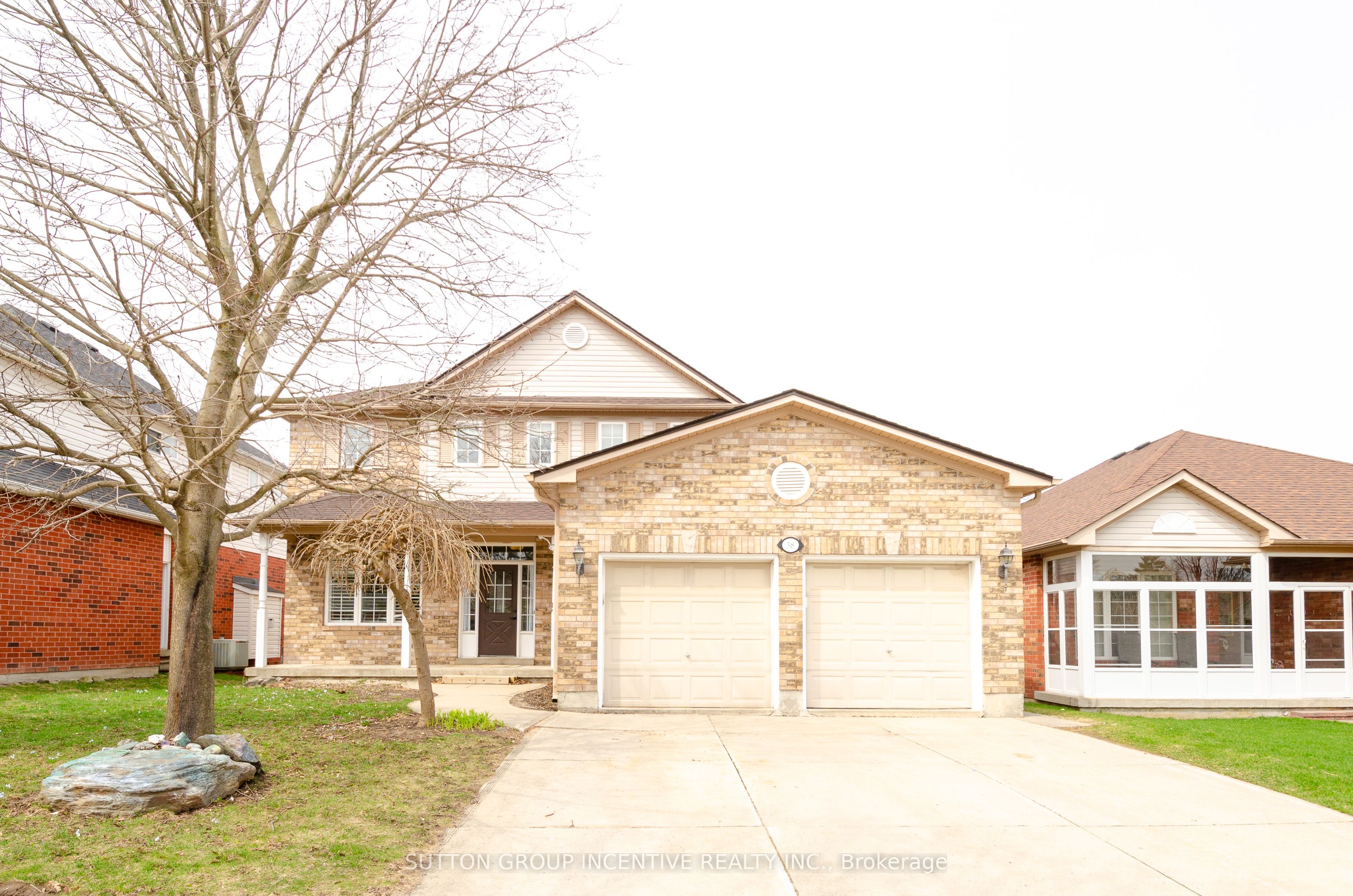 38 Harwood Drive UPPER, Barrie, ON L4N 6V3