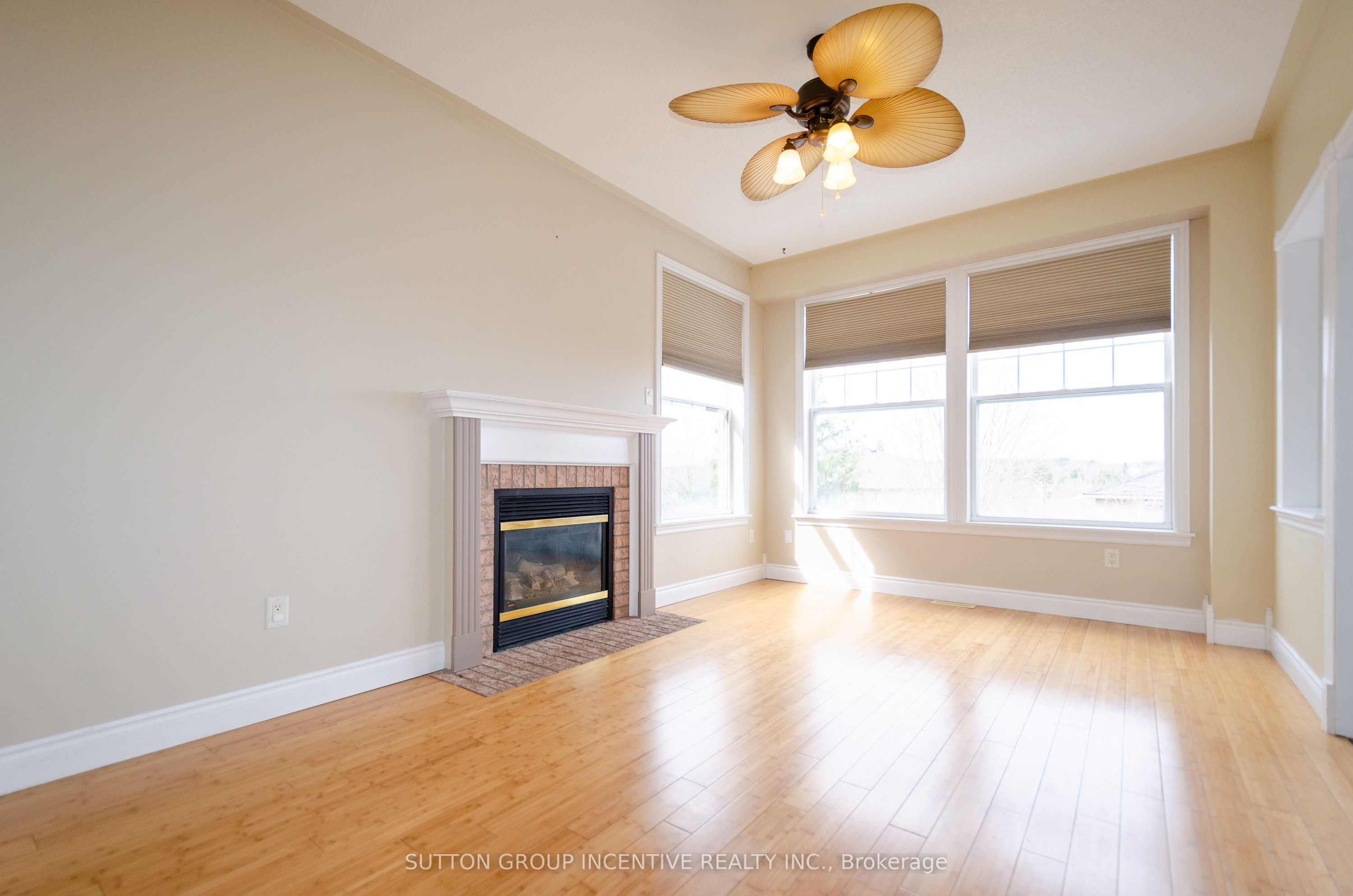 38 Harwood Drive UPPER, Barrie, ON L4N 6V3 photo 5