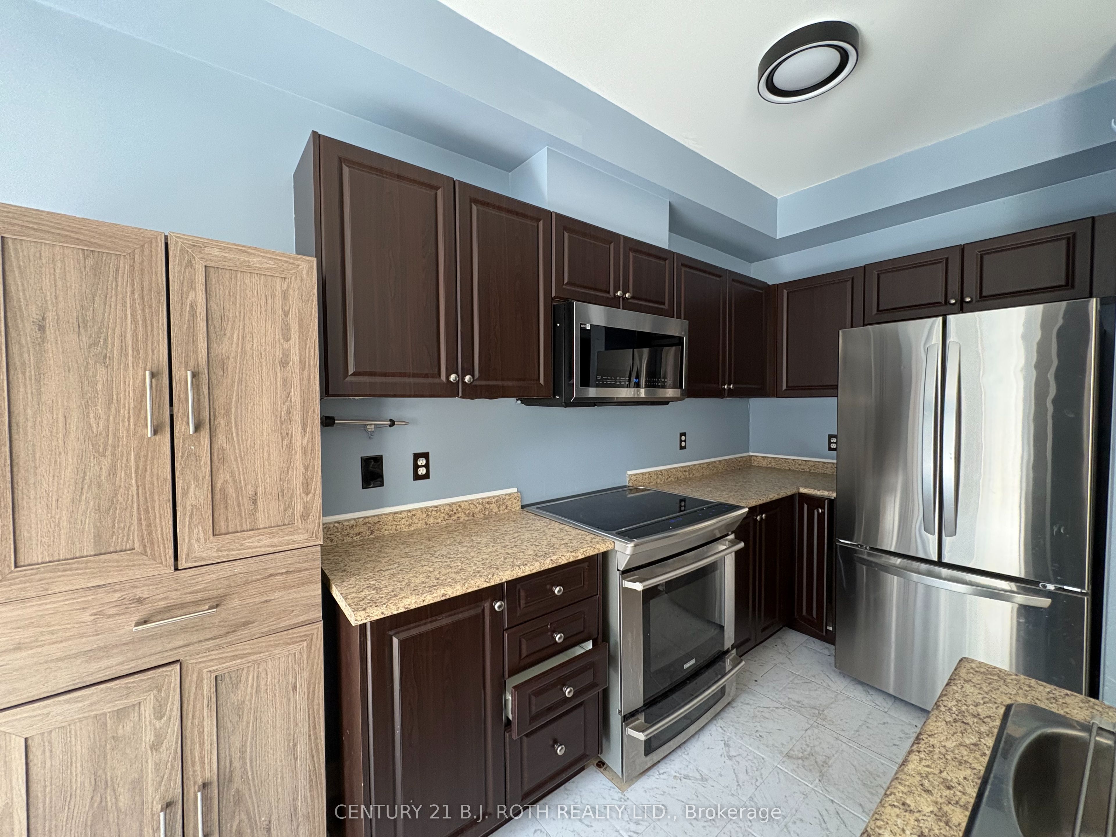 120 Stanley Street, Barrie, ON L4M 6V5 photo 3