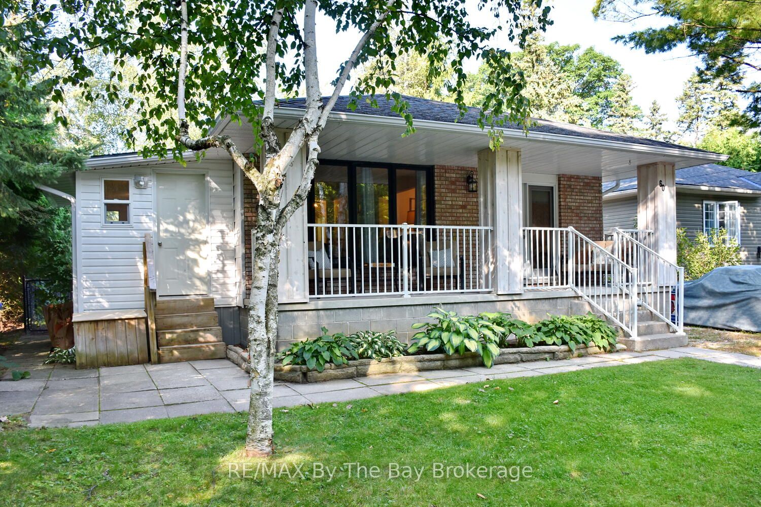 60 57th Street S, Wasaga Beach, ON L9Z 1W5 photo 3