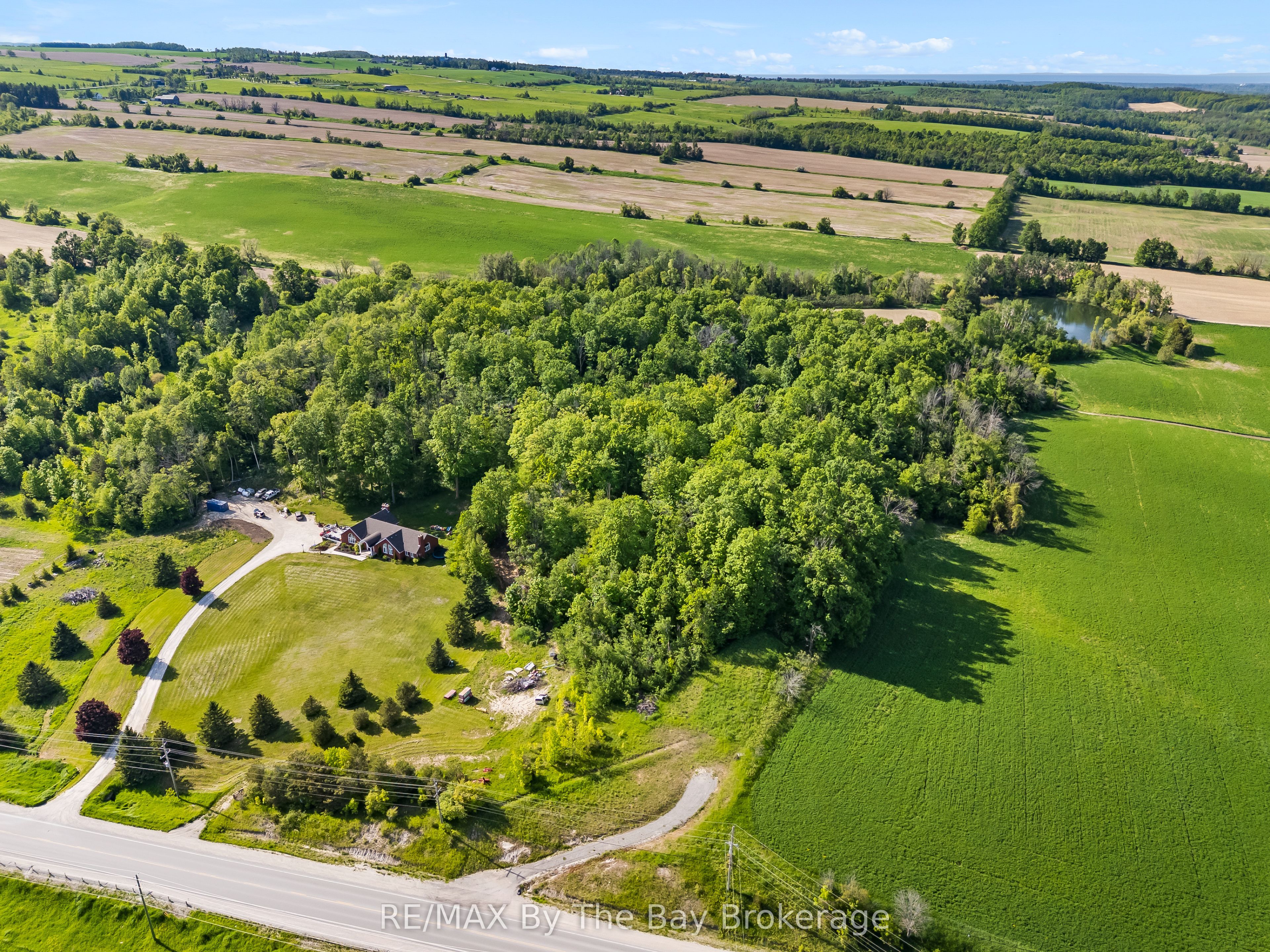 7346 County Rd 9 Road, Clearview, ON L0M 1G0 photo 3