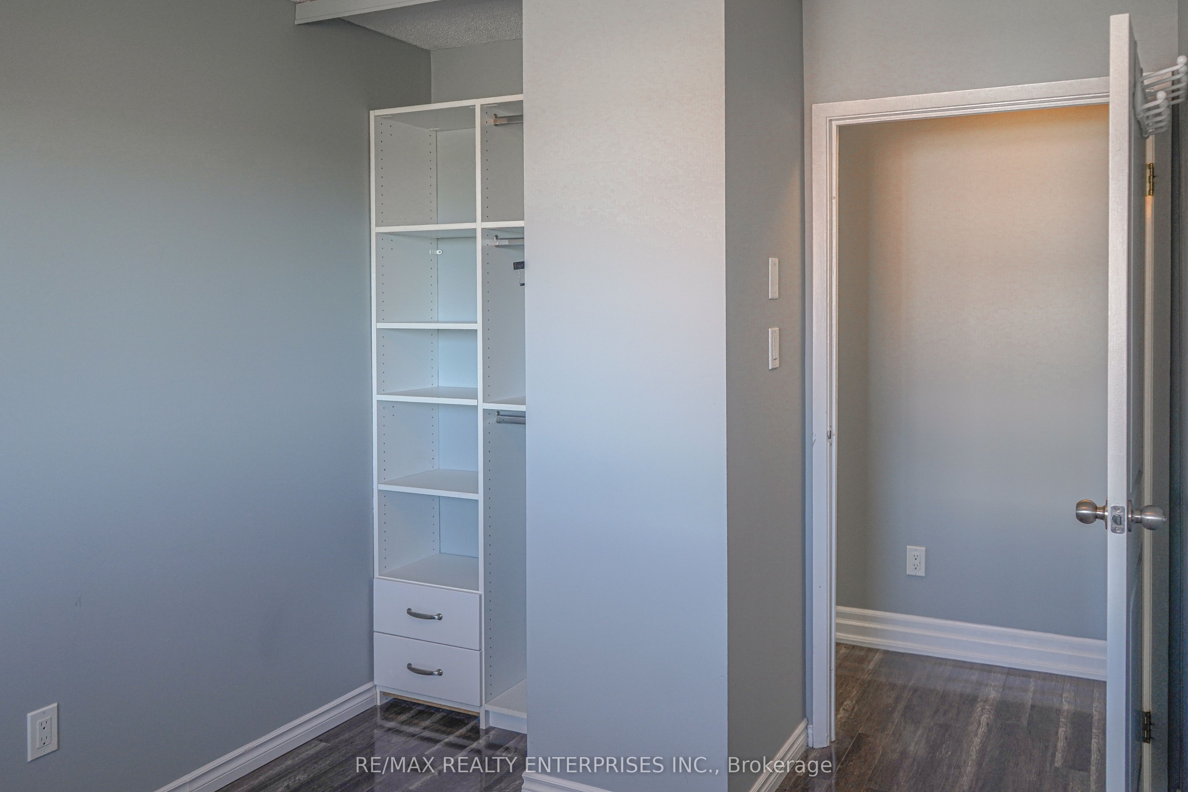120 Bell Farm Road N 204, Barrie, ON L4M 6J2 photo 3