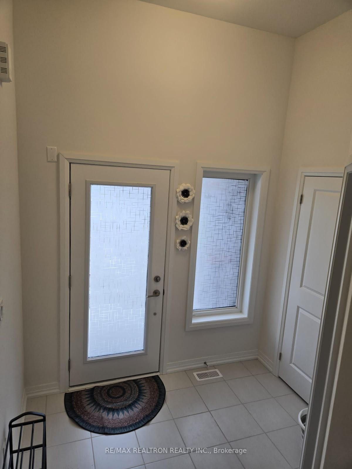 3020 Sandy Acres Avenue, Severn, ON L3V 8P9