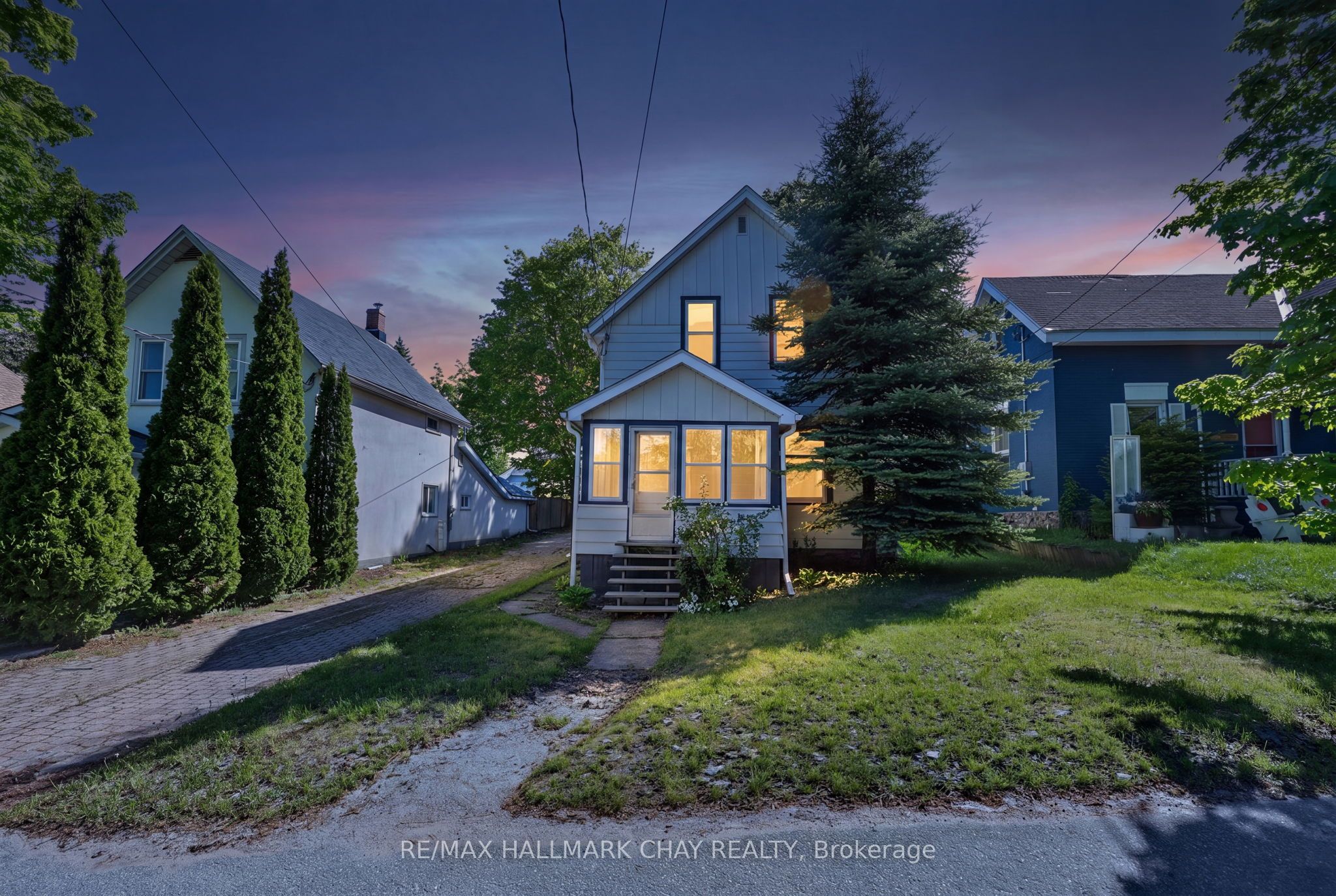 23 Maria Street, Penetanguishene, ON L9M 1L5 photo 2
