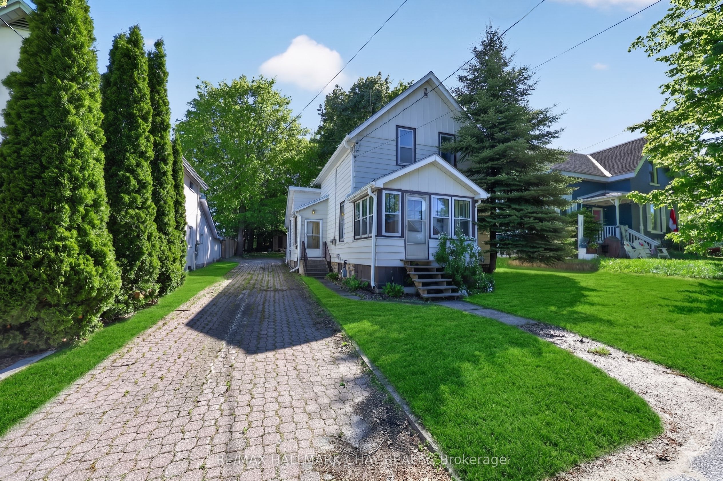 23 Maria Street, Penetanguishene, ON L9M 1L5 photo 3